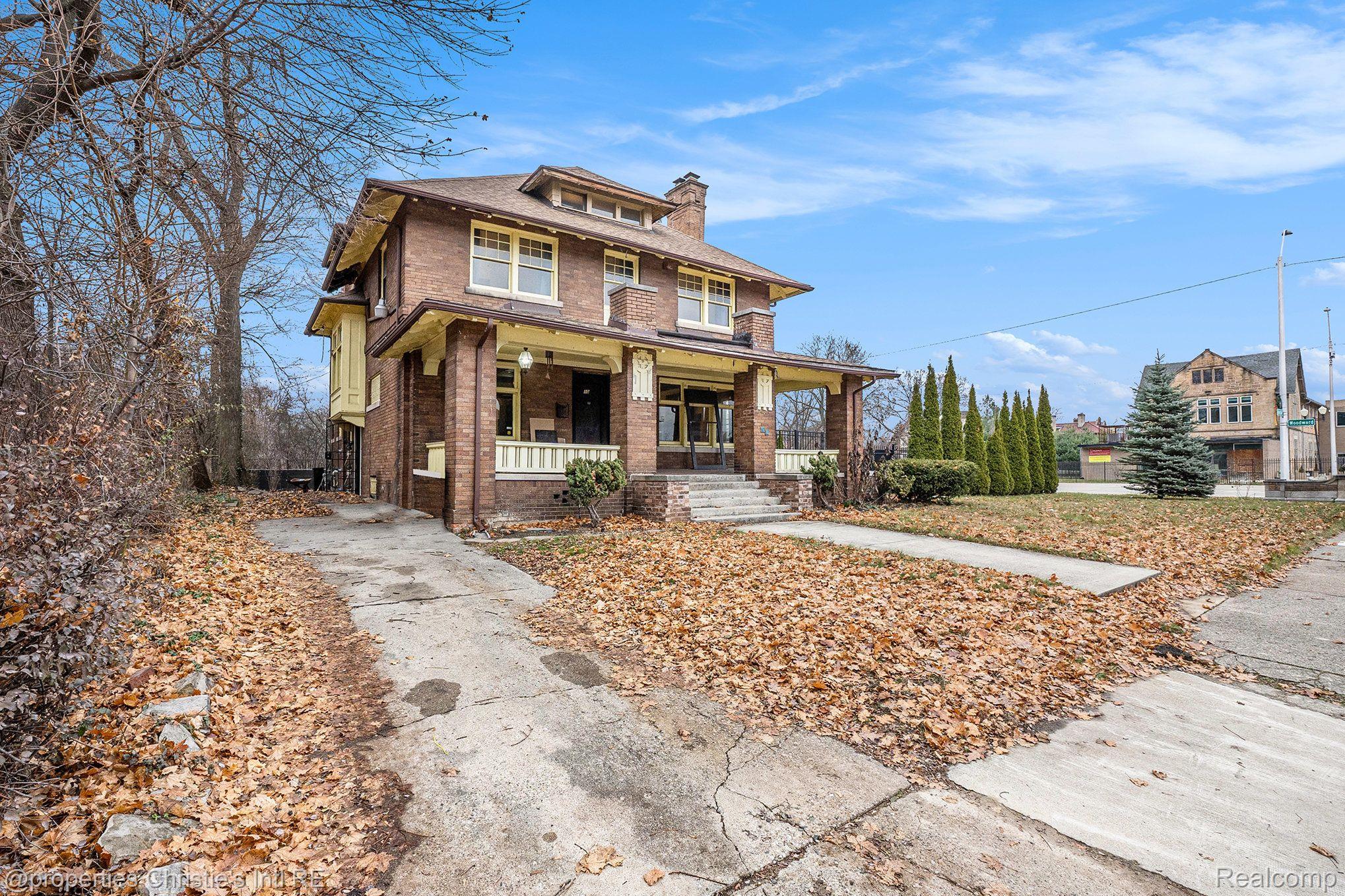 10 LONGFELLOW Street