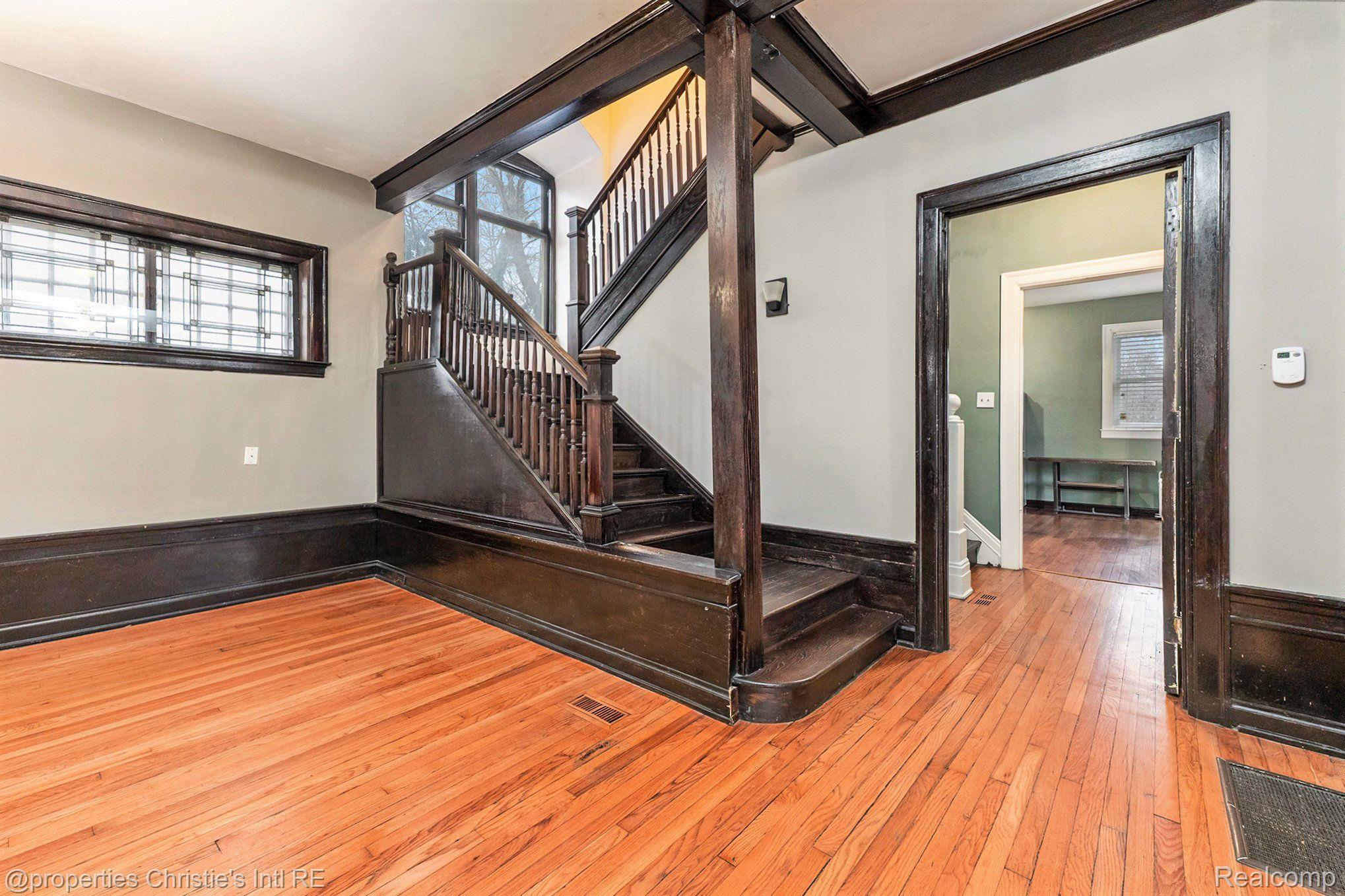 10 LONGFELLOW Street