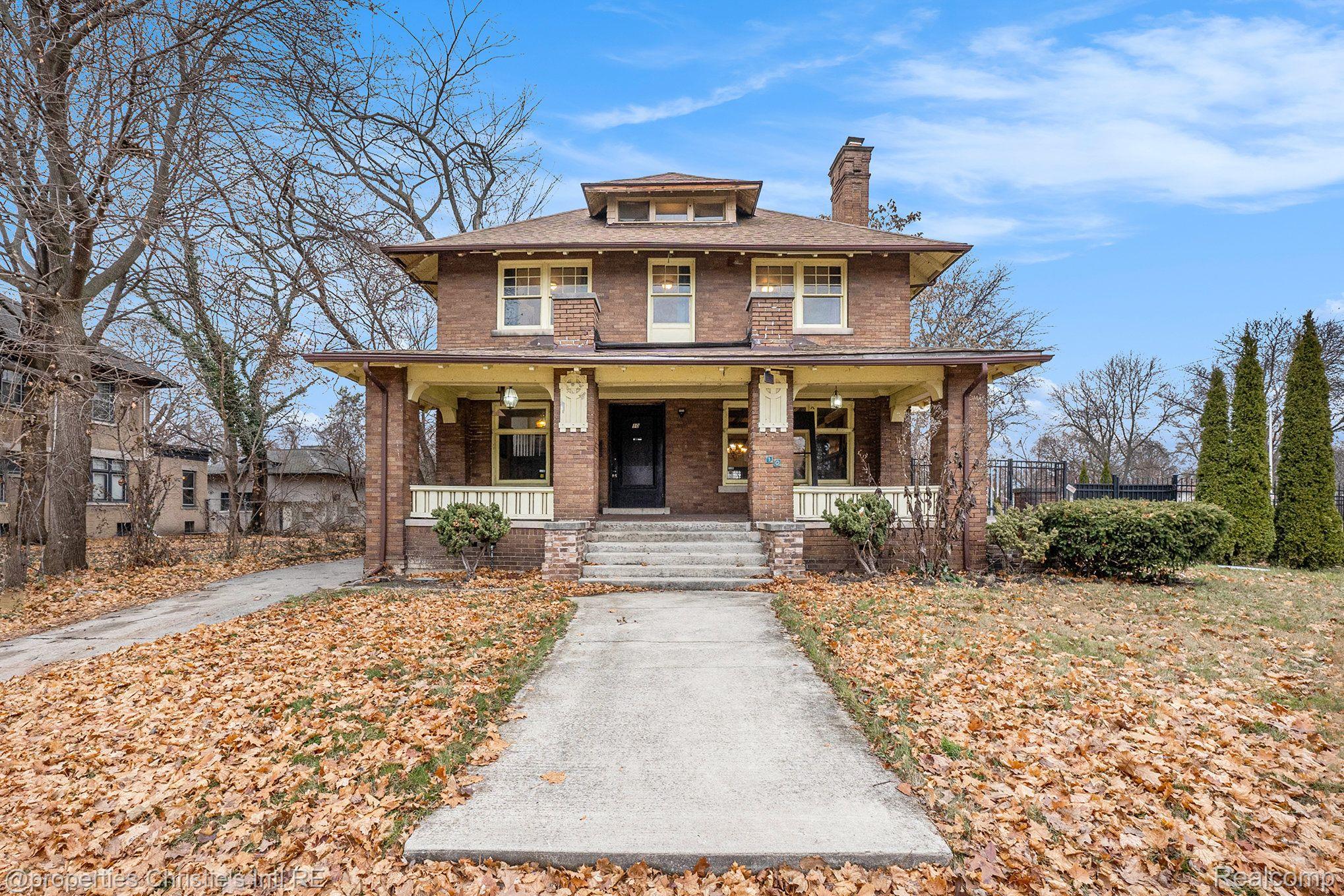 10 LONGFELLOW Street