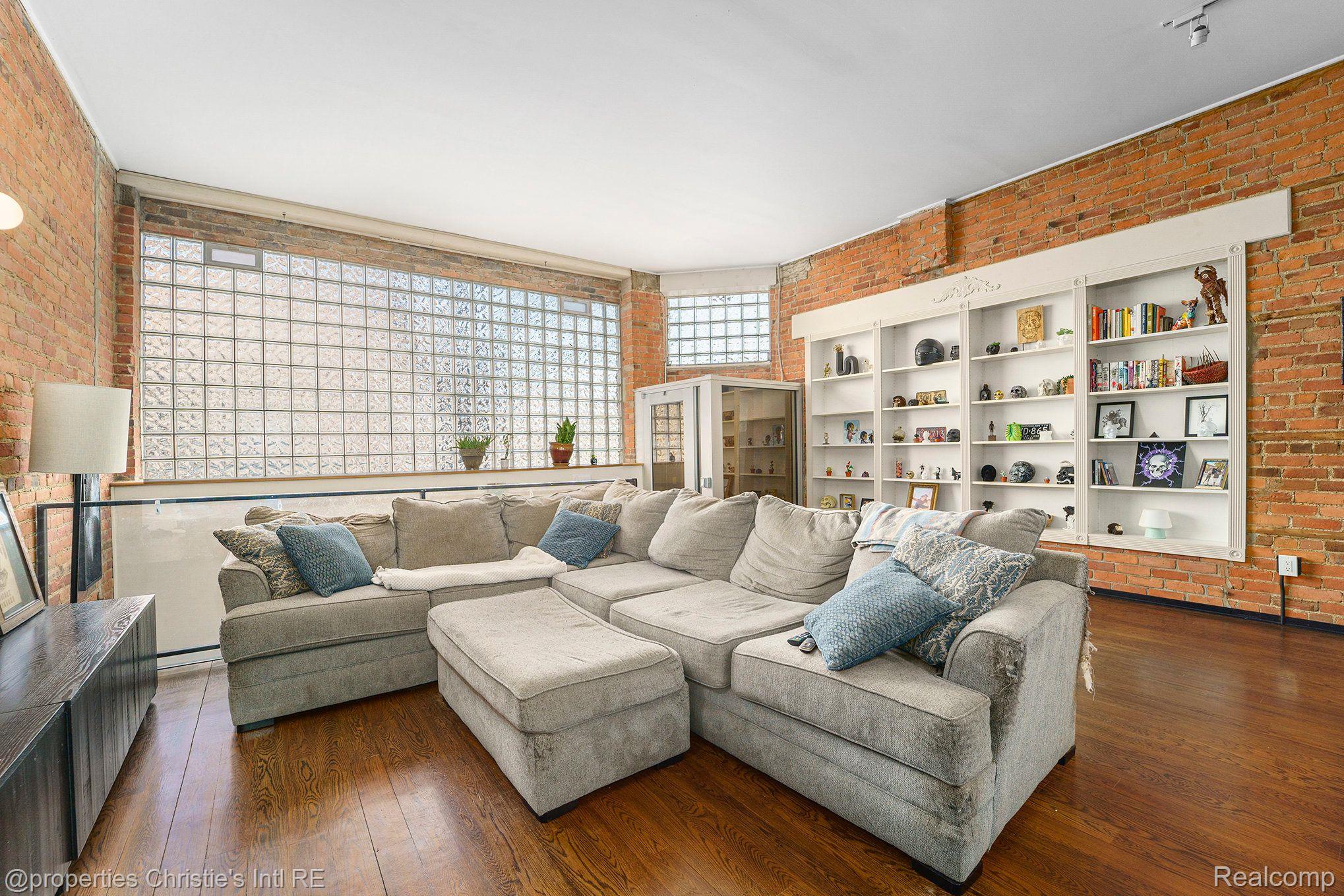 456 E MILWAUKEE Street