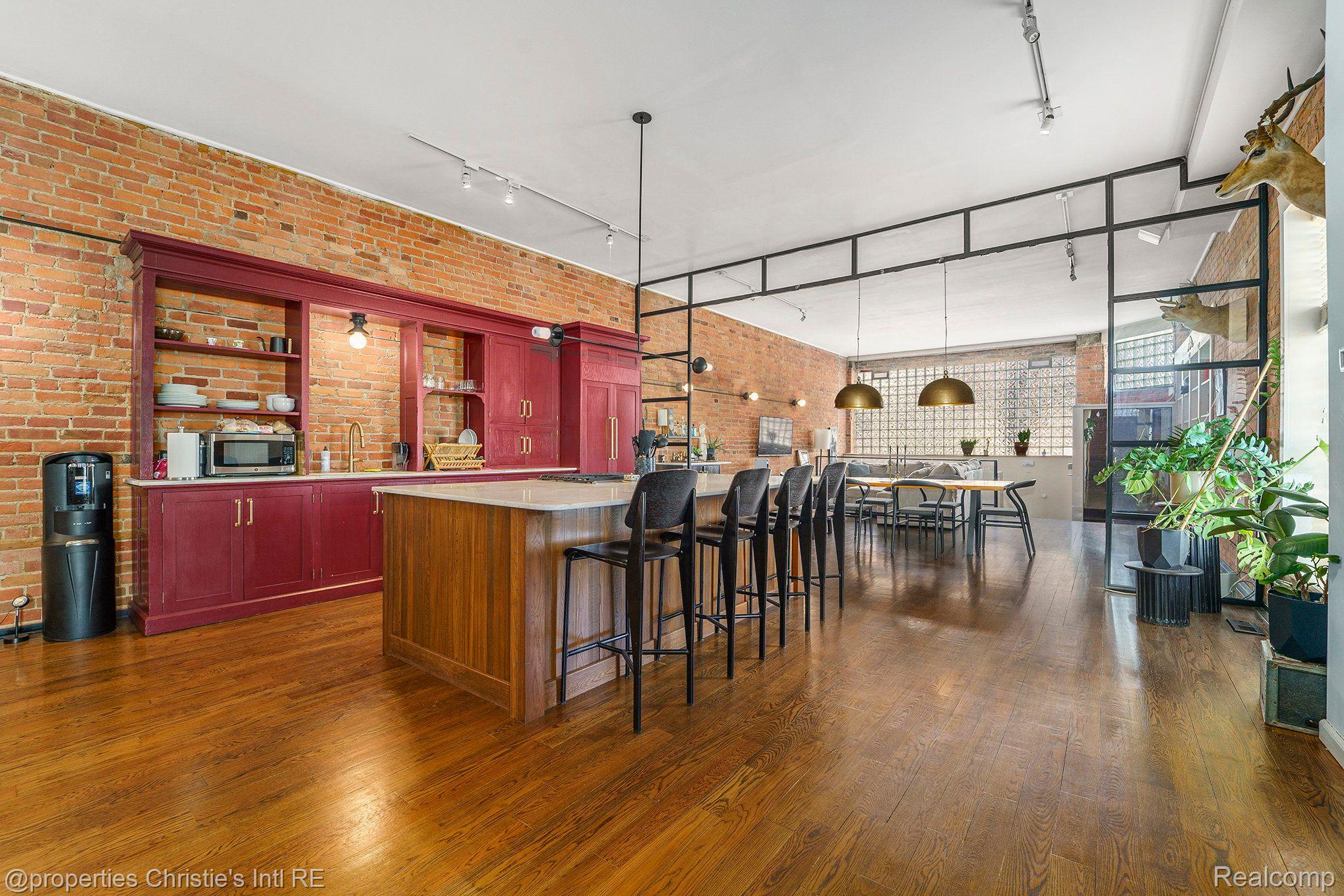 456 E MILWAUKEE Street