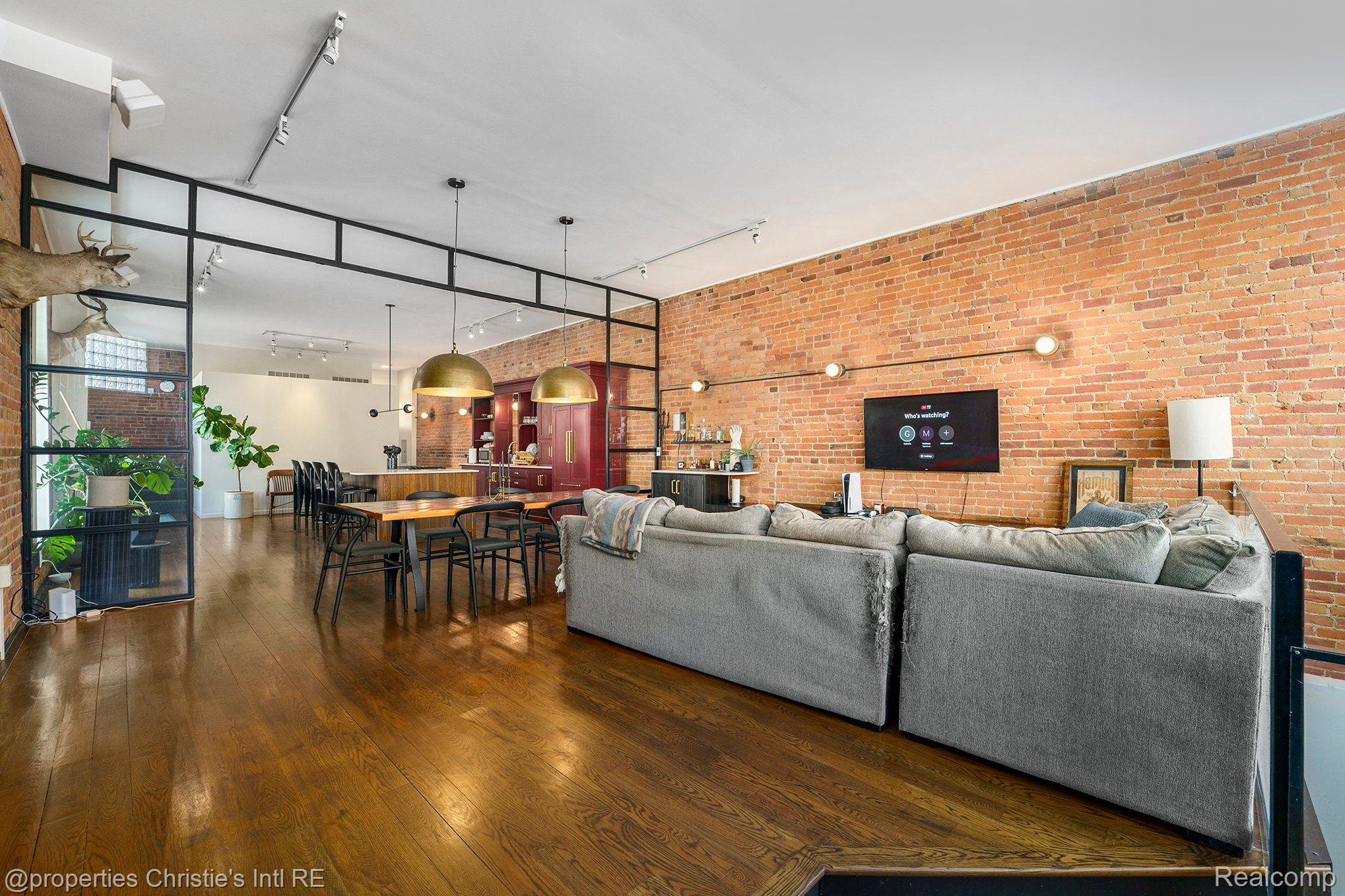 456 E MILWAUKEE Street