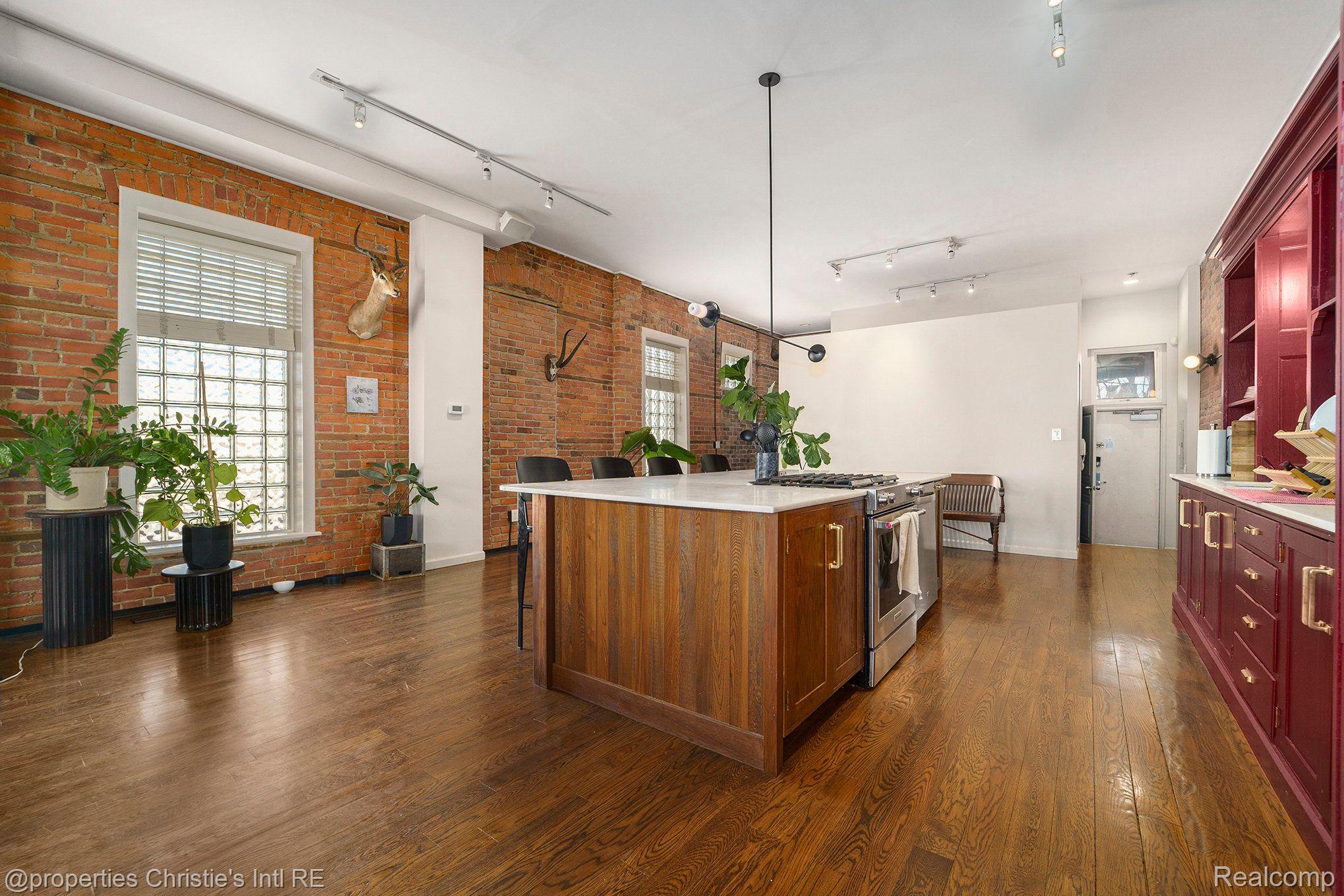 456 E MILWAUKEE Street