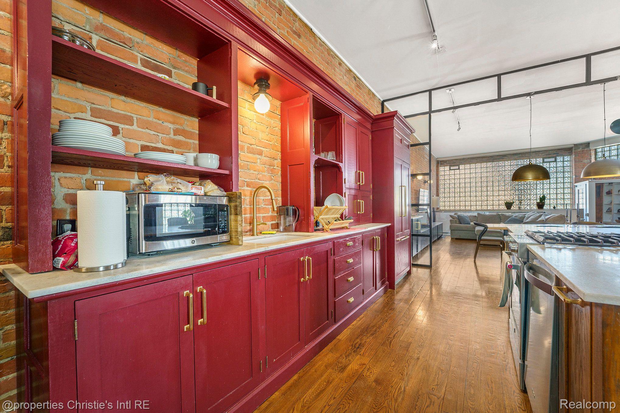 456 E MILWAUKEE Street