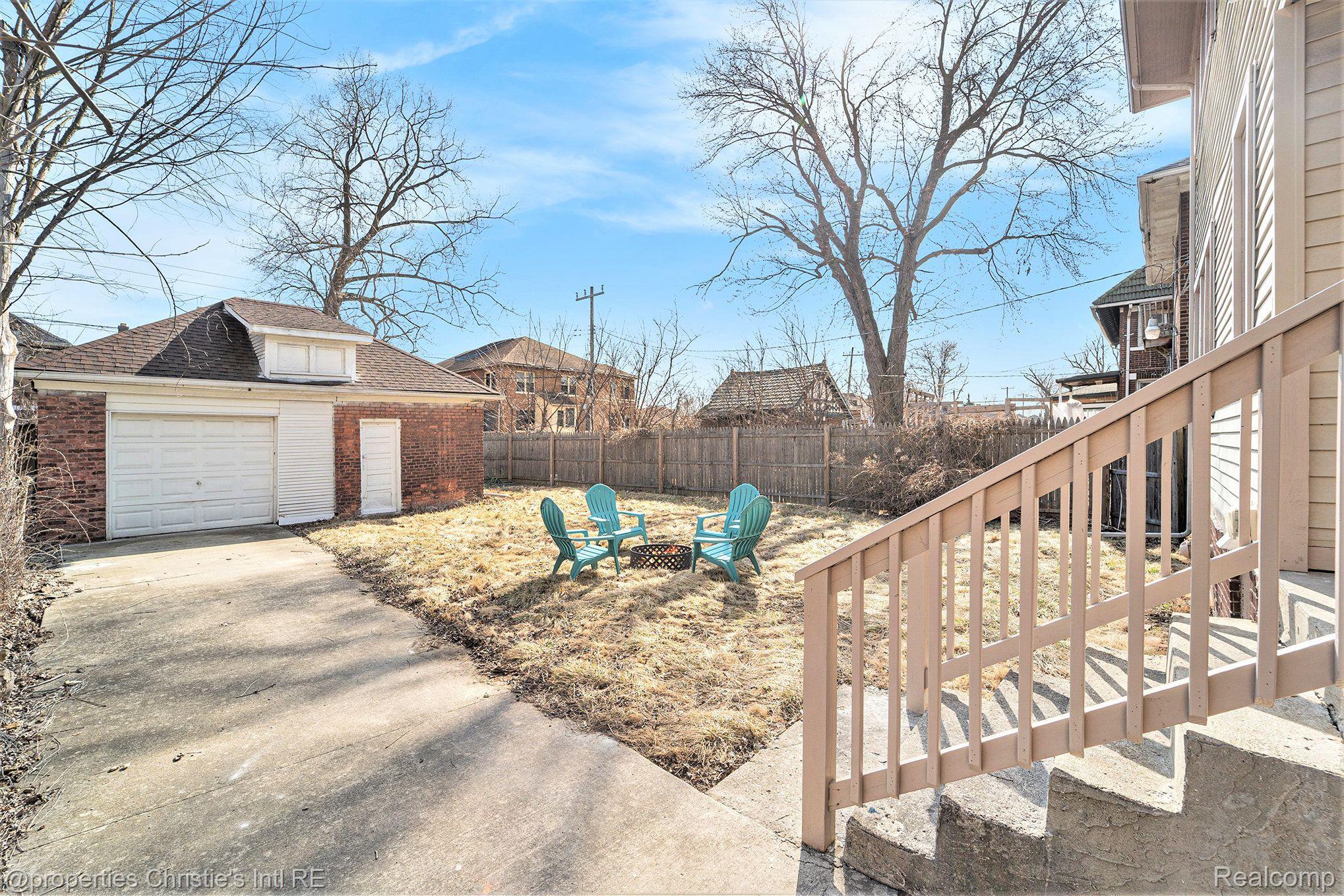 2067 ATKINSON Street