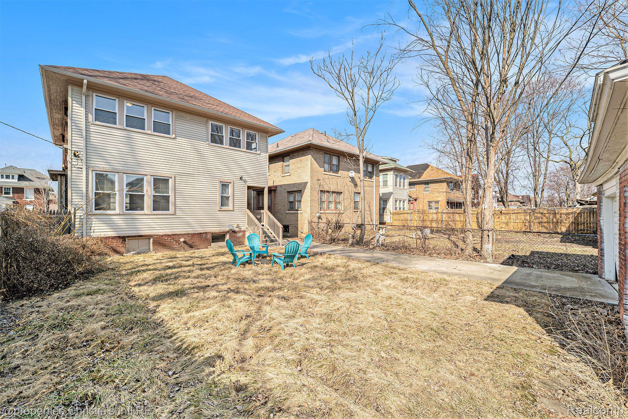 2067 ATKINSON Street