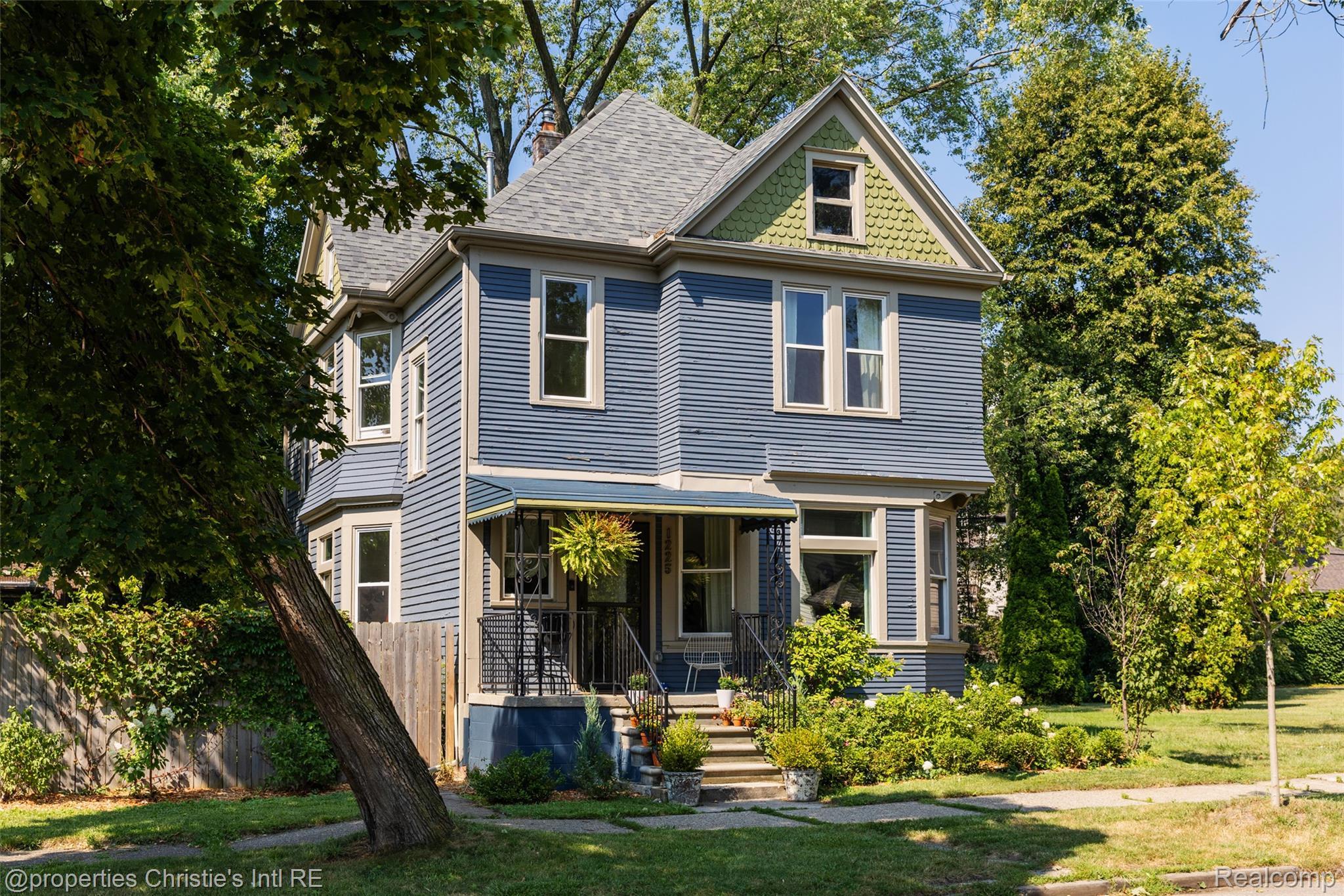 1225 Fischer Street