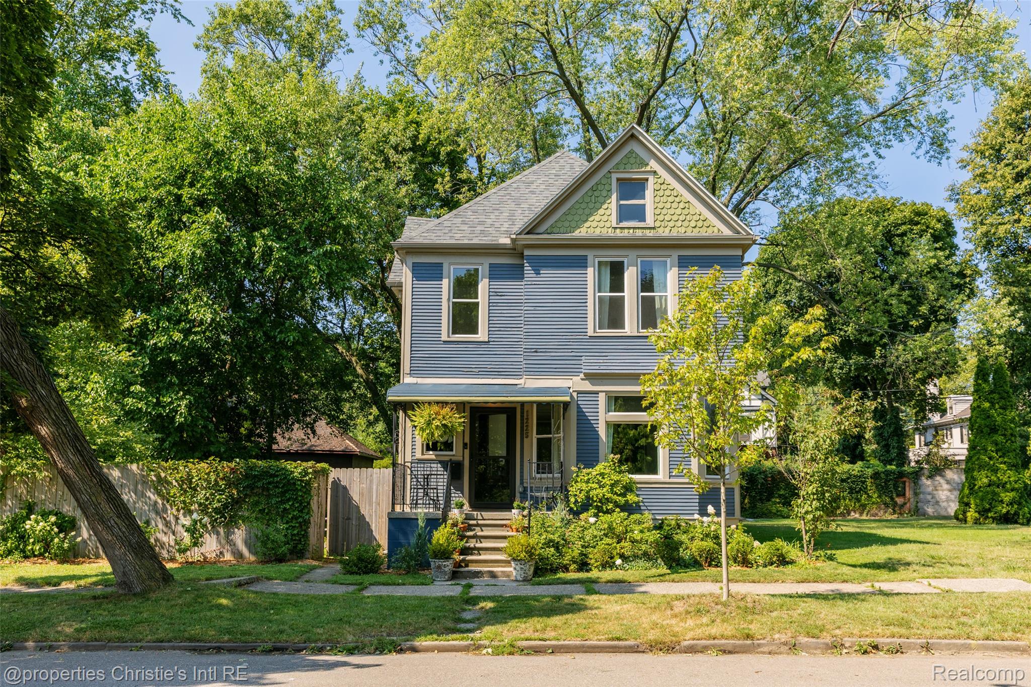 1225 Fischer Street