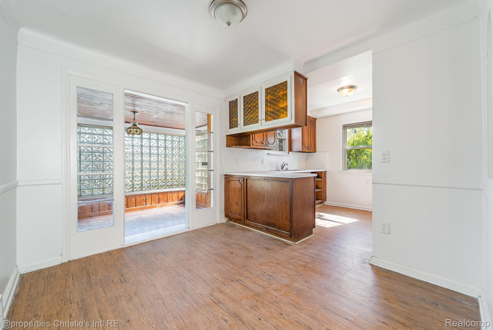 5200 Lodewyck Street