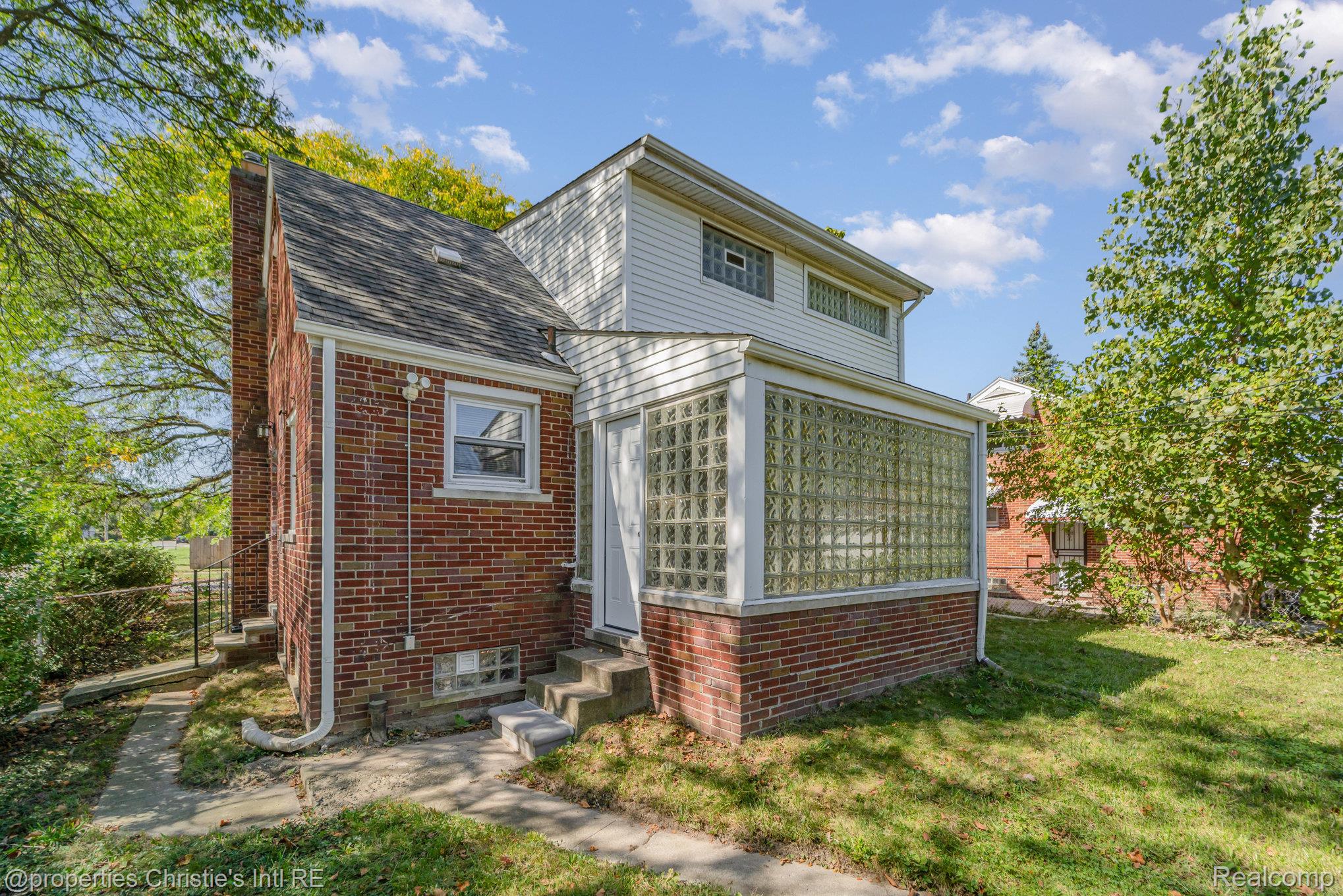 5200 Lodewyck Street