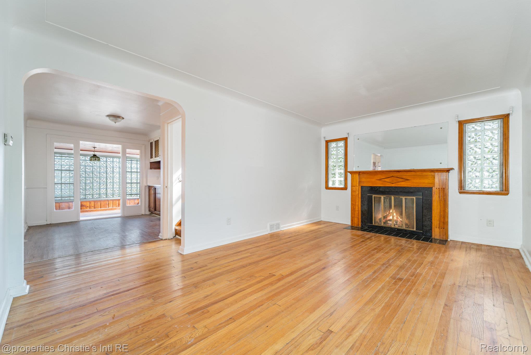 5200 Lodewyck Street