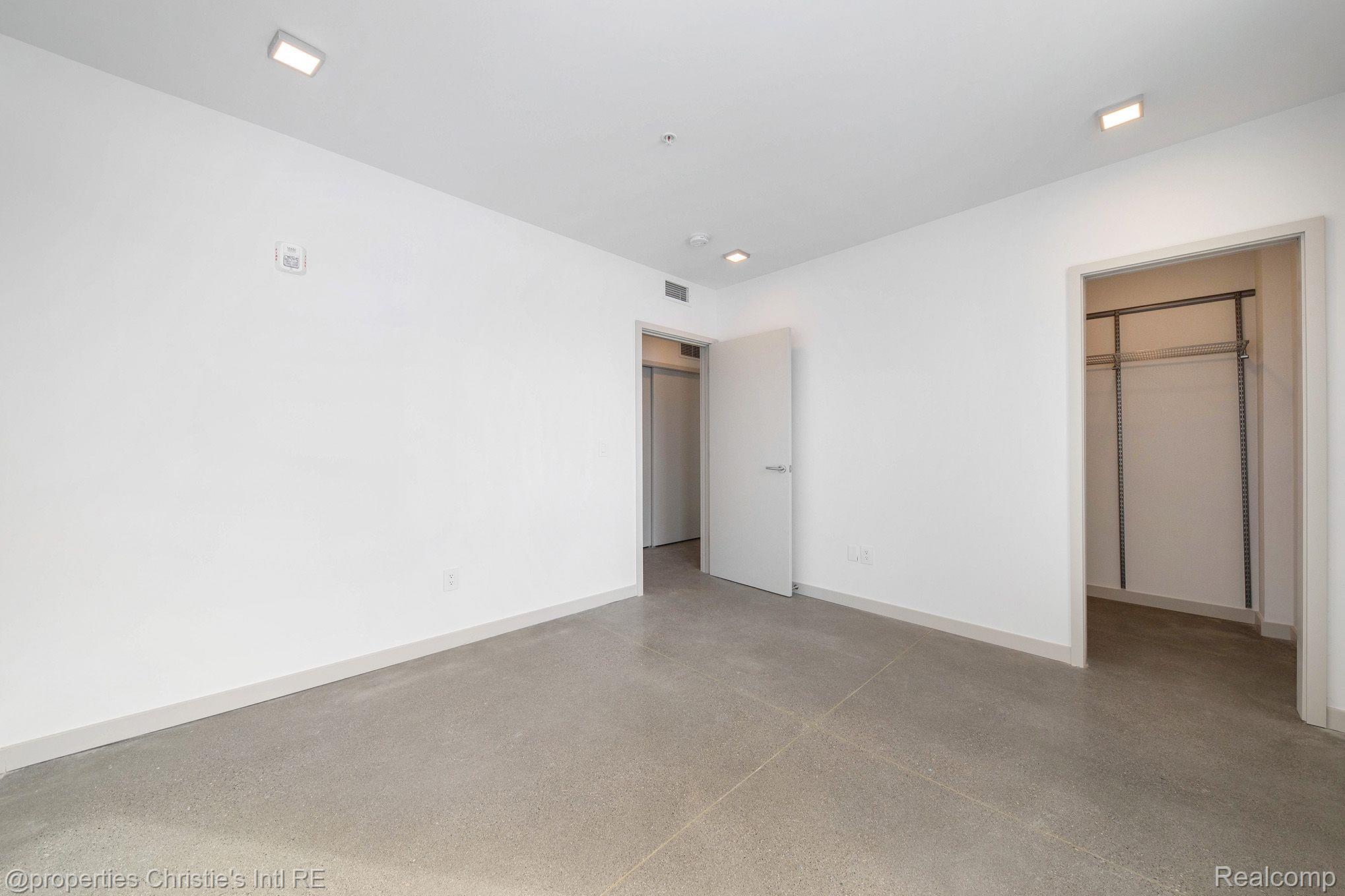 1454 Townsend 26