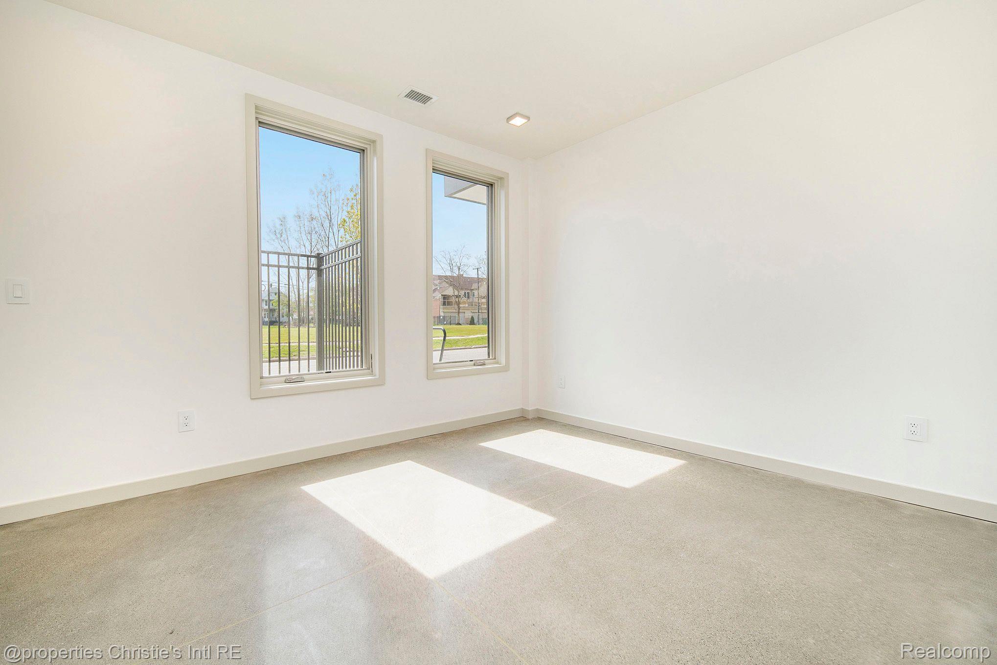 1454 Townsend 26