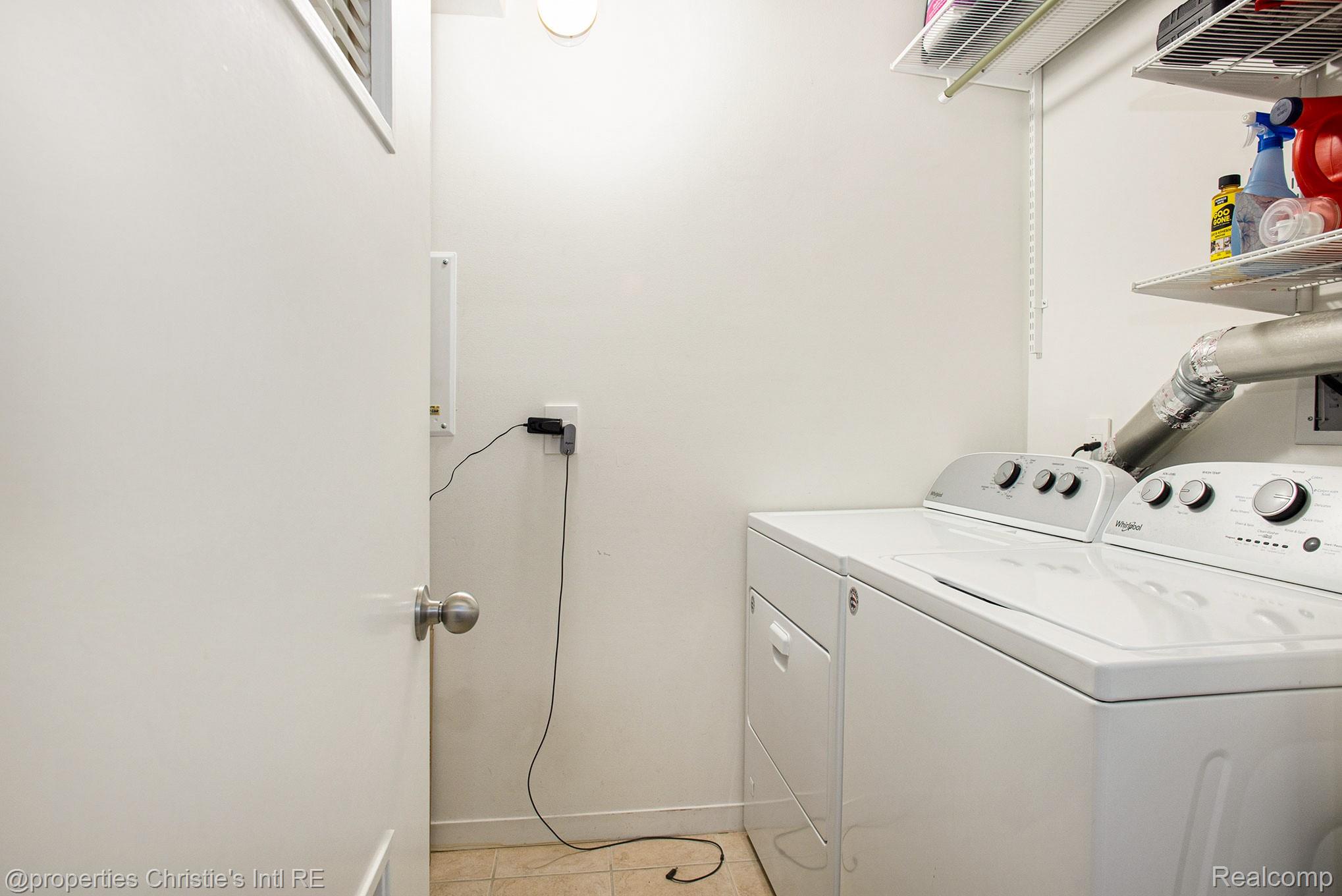 3670 WOODWARD Avenue 205