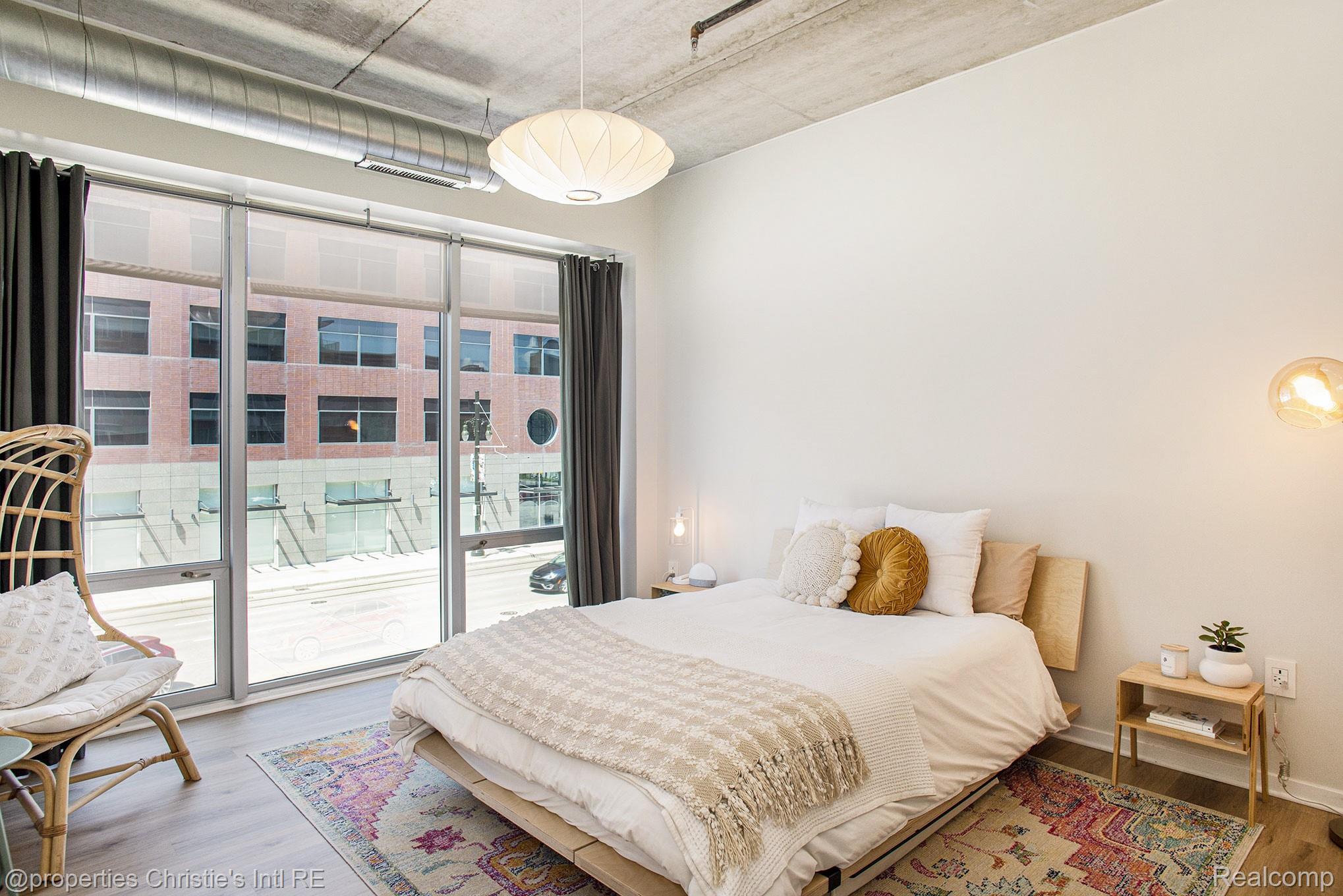 3670 WOODWARD Avenue 205