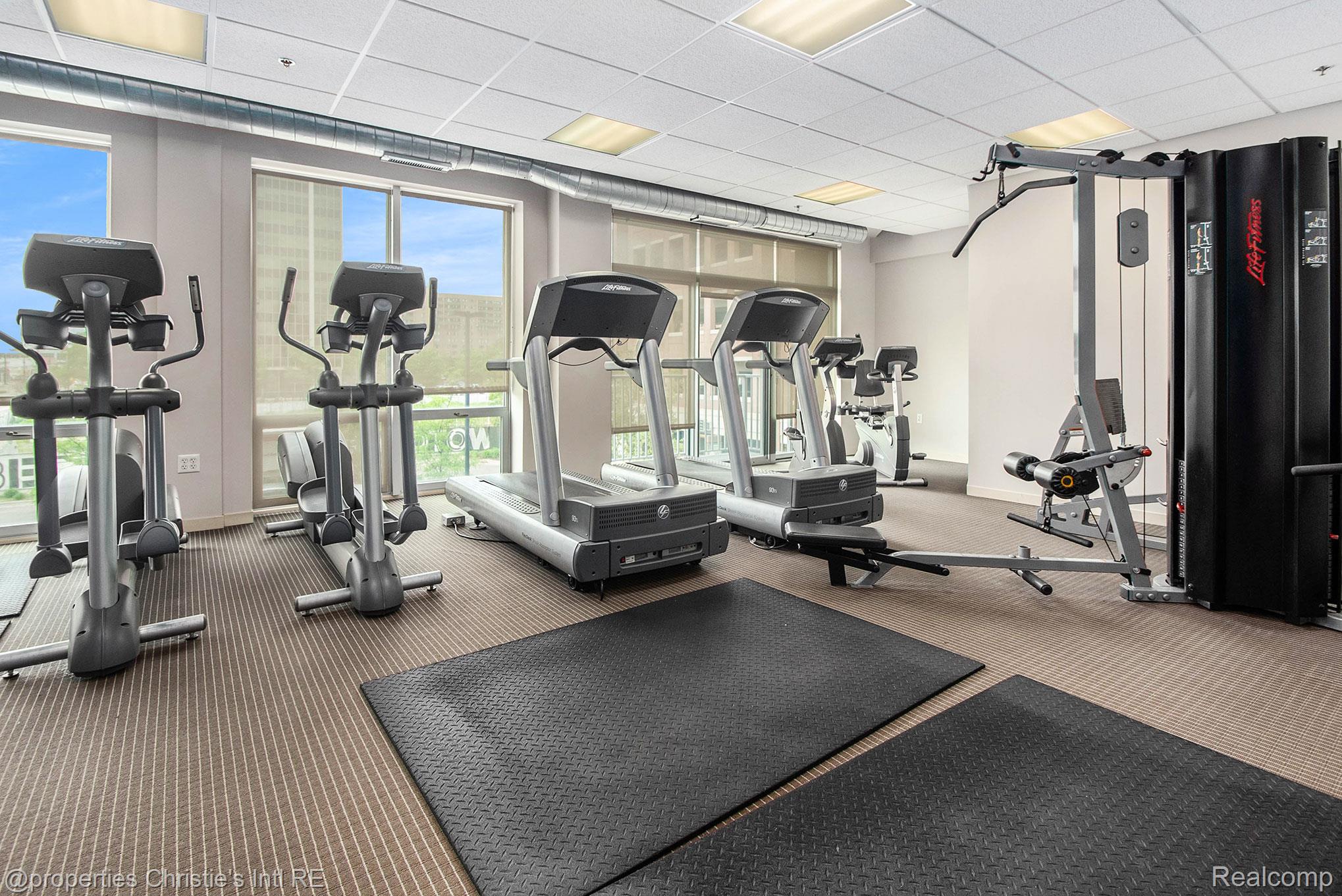 3670 WOODWARD Avenue 205