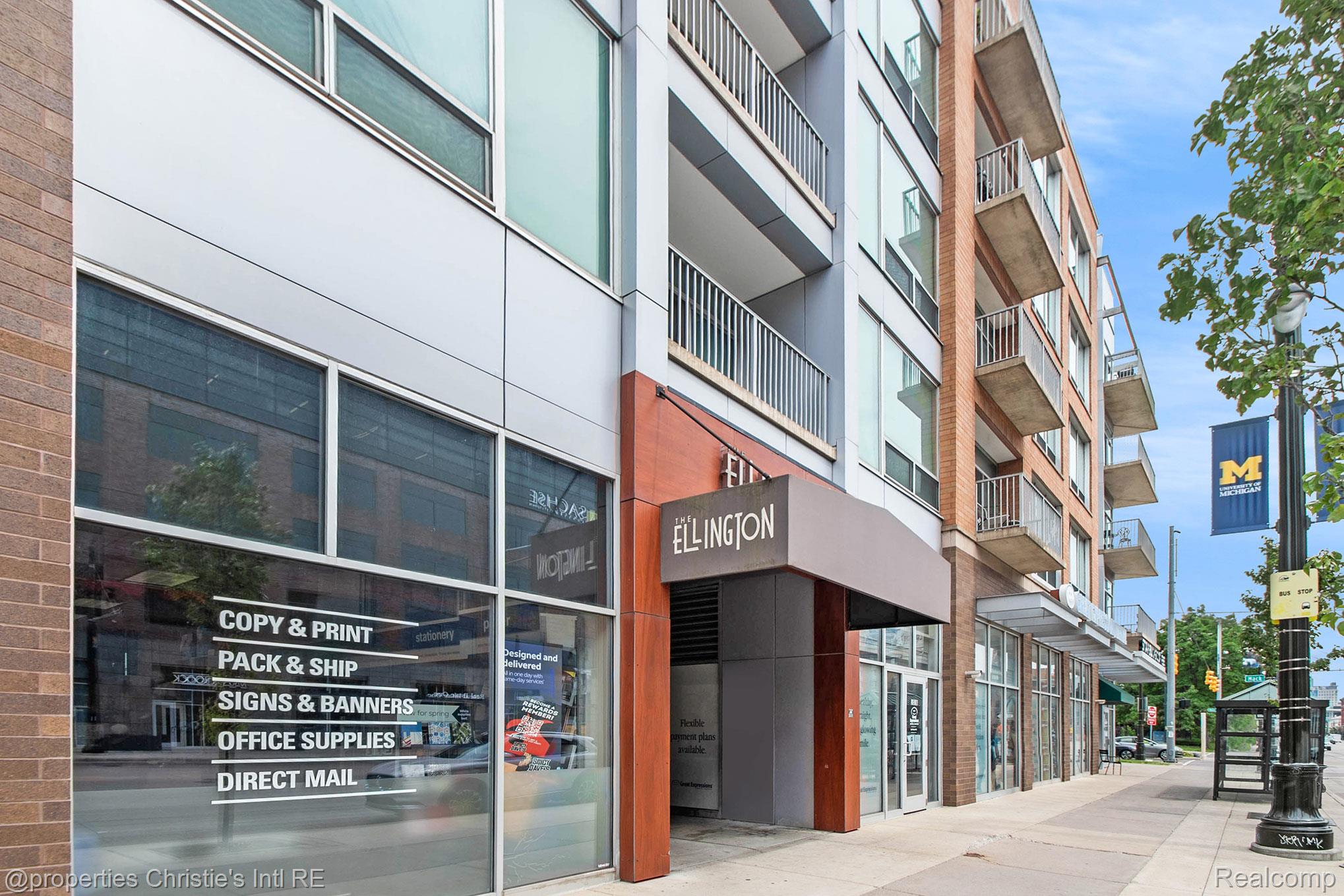 3670 WOODWARD Avenue 205