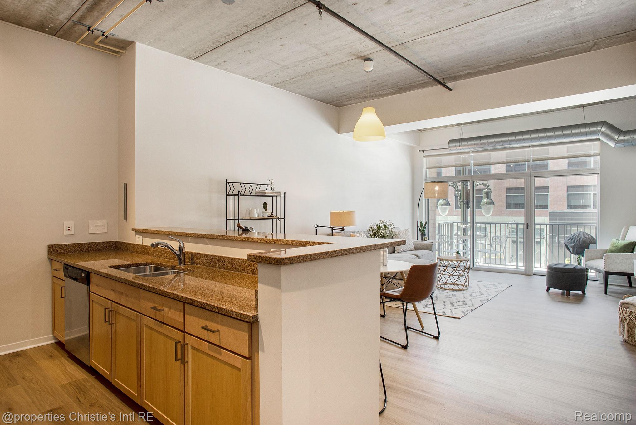 3670 WOODWARD Avenue 205