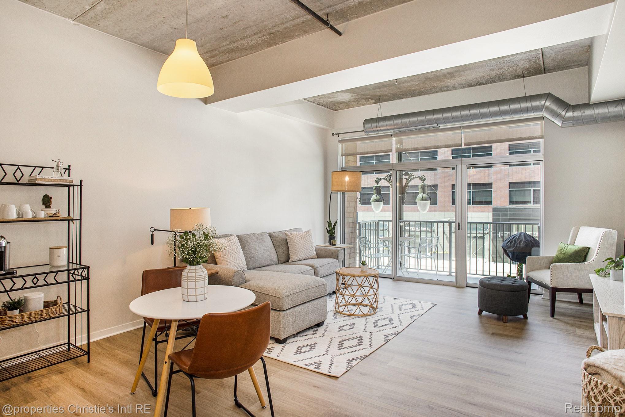 3670 WOODWARD Avenue 205