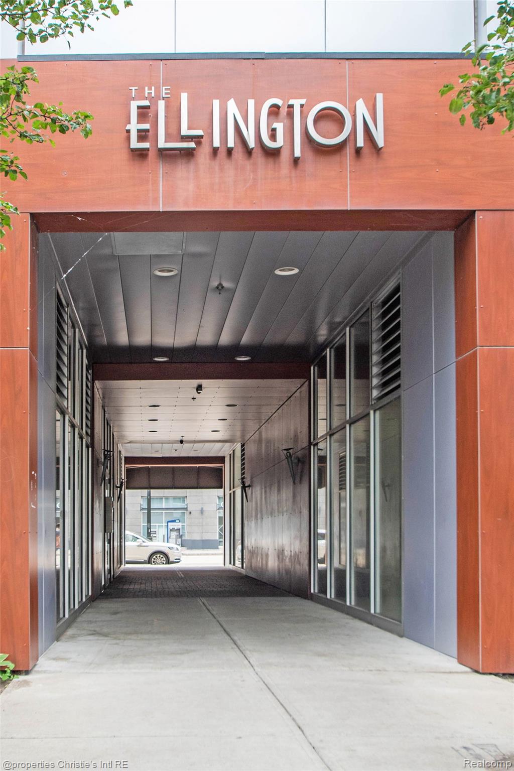 3670 WOODWARD Avenue 205