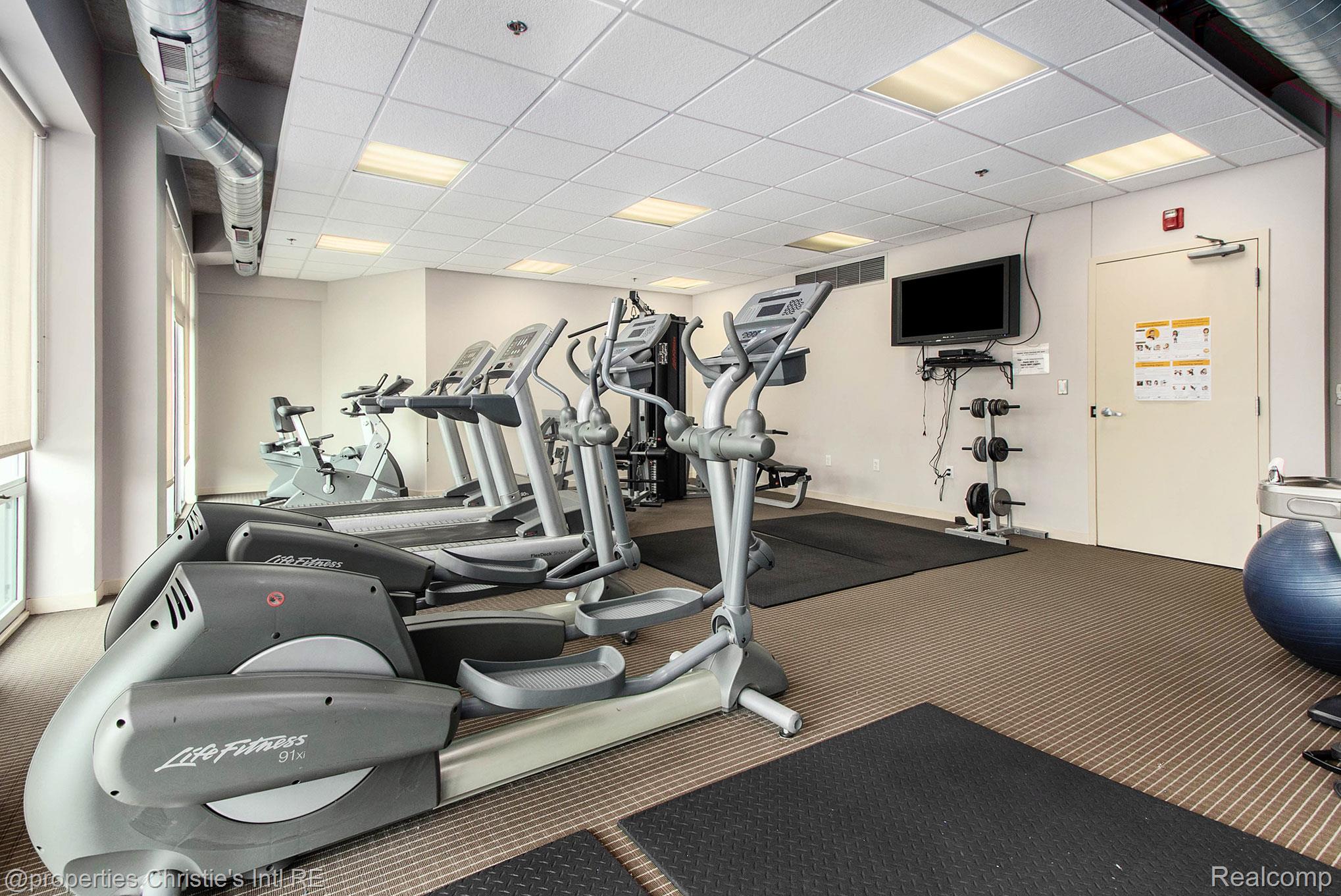 3670 WOODWARD Avenue 205