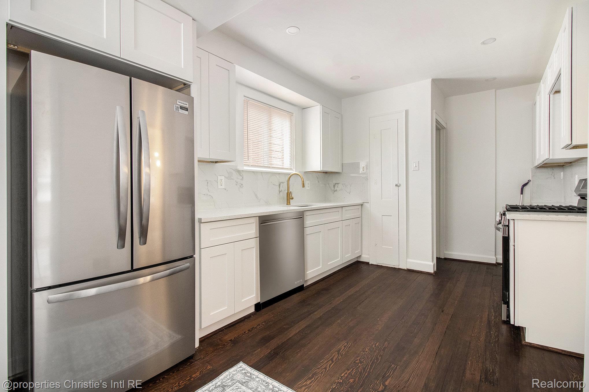 17585 Wisconsin Street