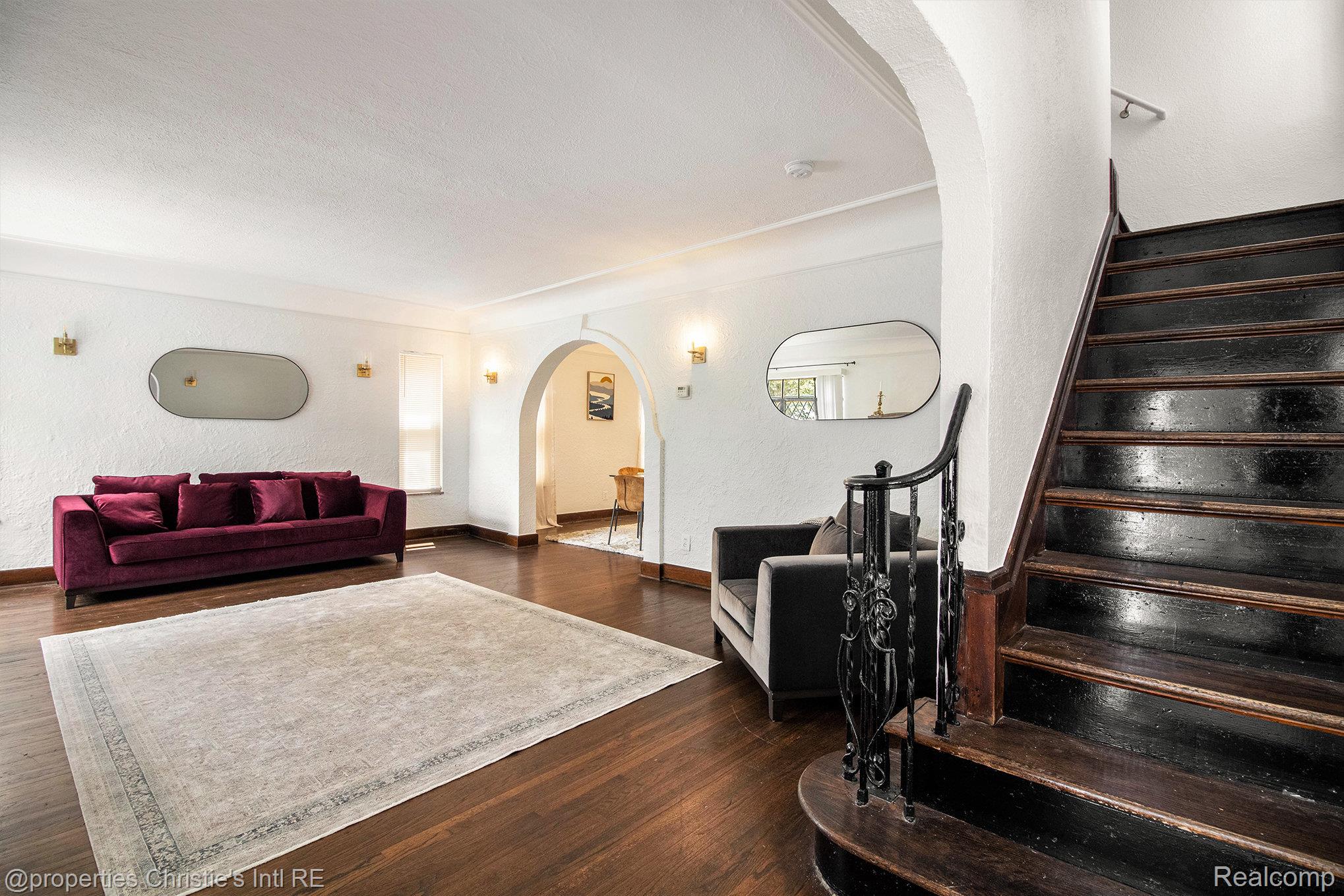 17585 Wisconsin Street