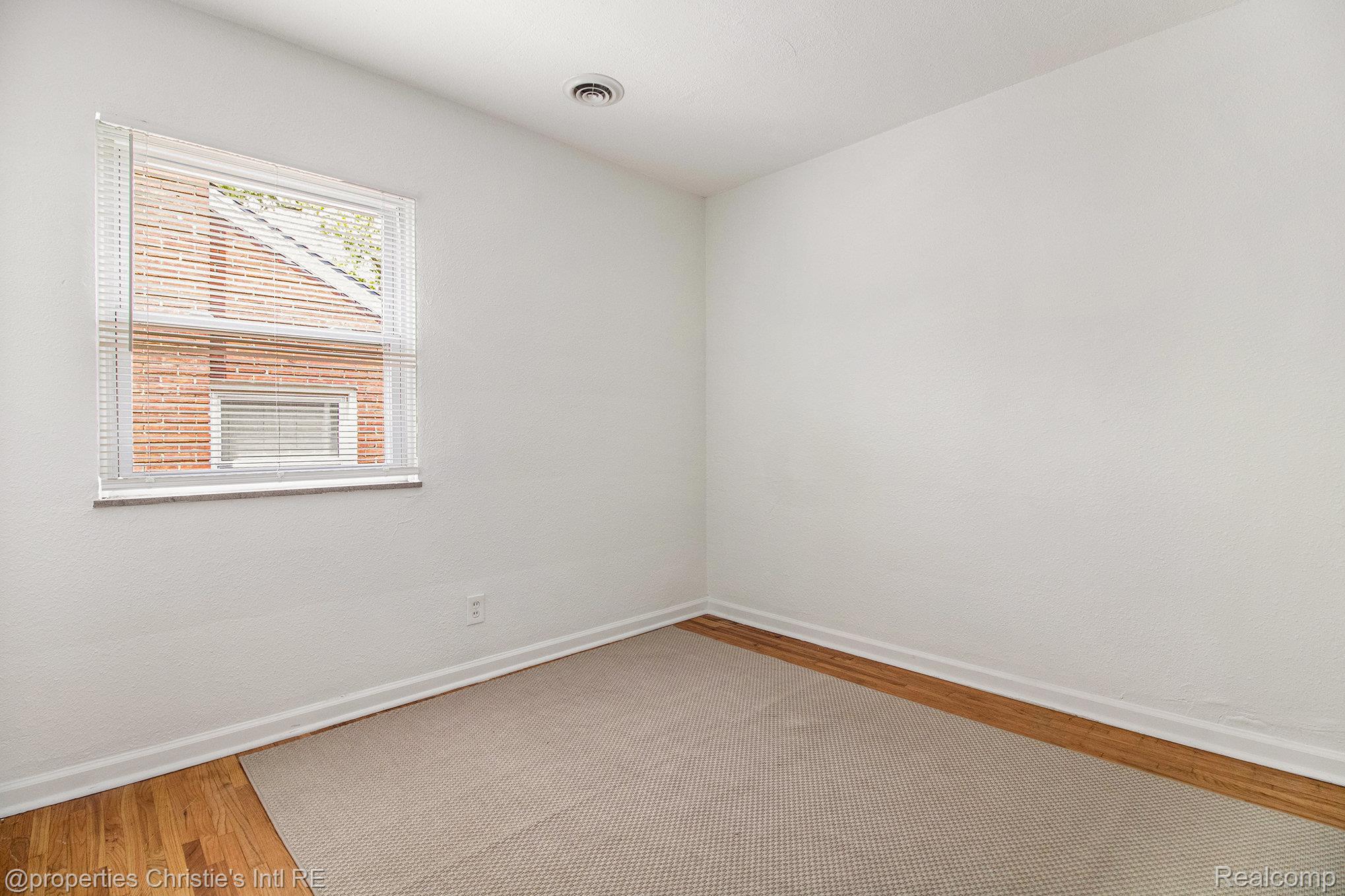 17585 Wisconsin Street