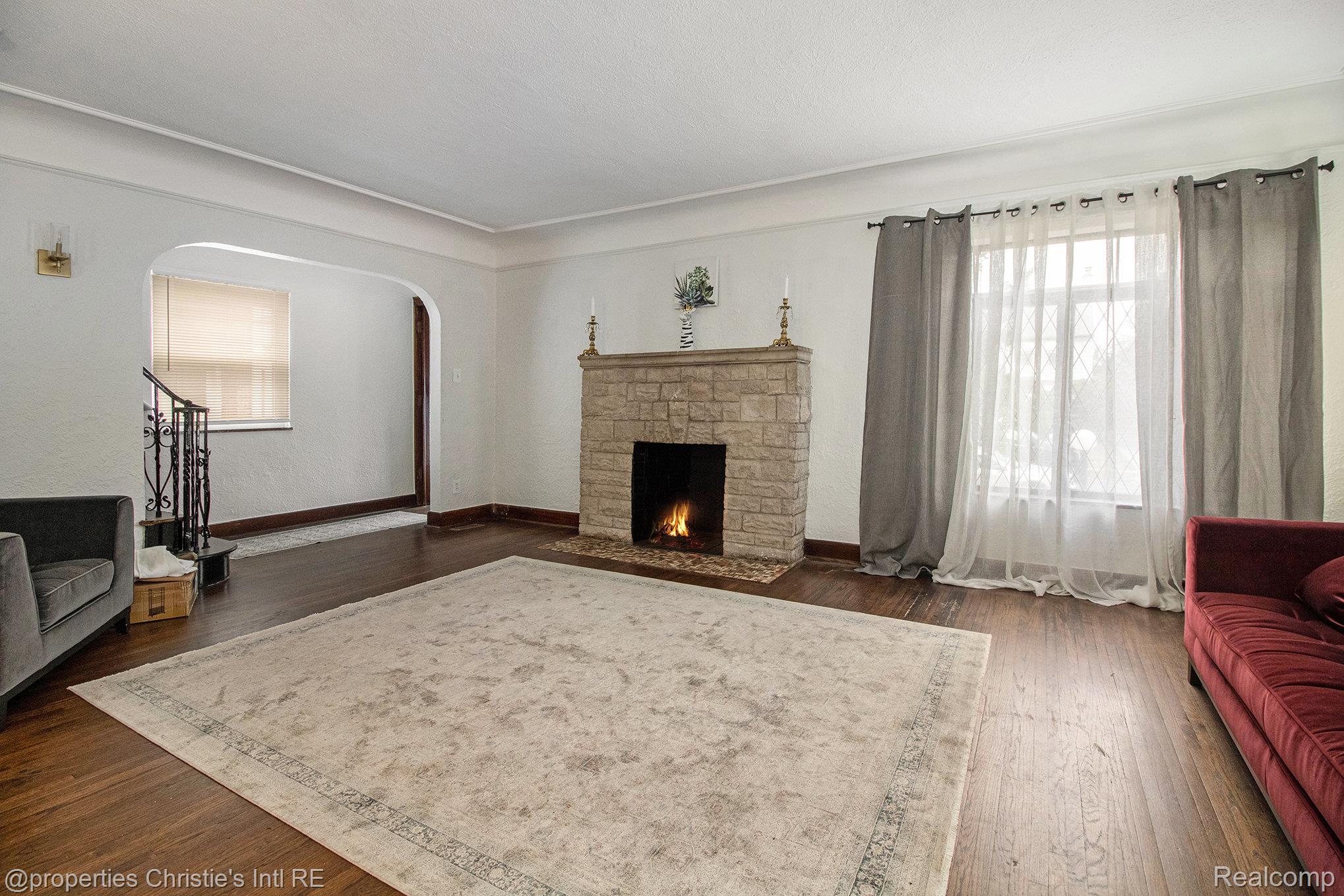 17585 Wisconsin Street