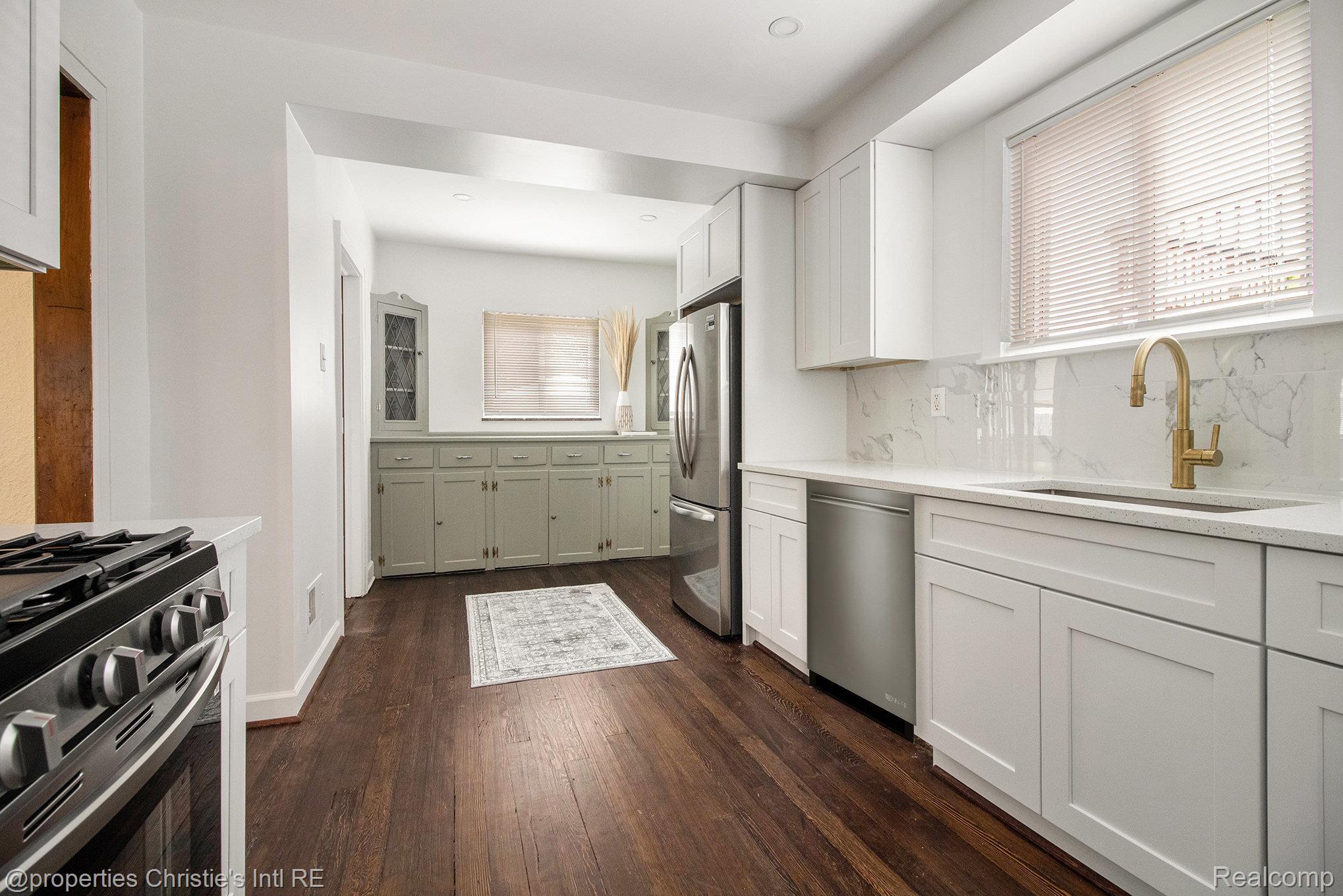 17585 Wisconsin Street