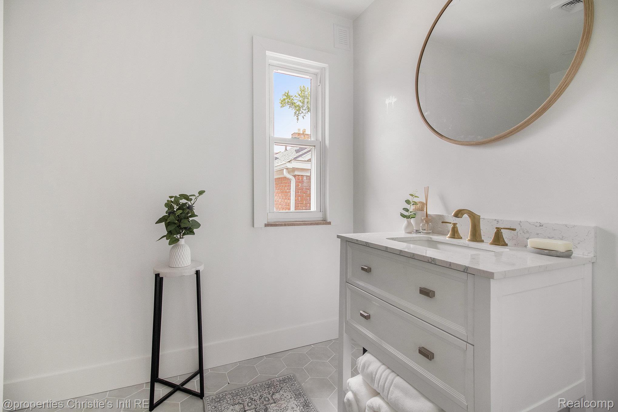 17585 Wisconsin Street