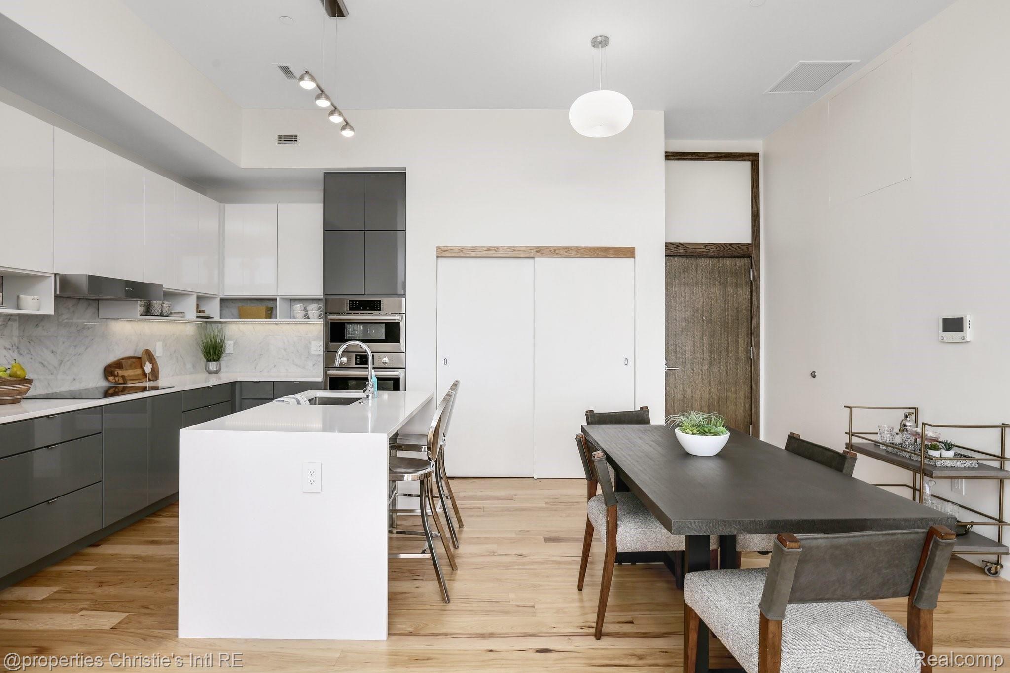 1454 TOWNSEND Street 405