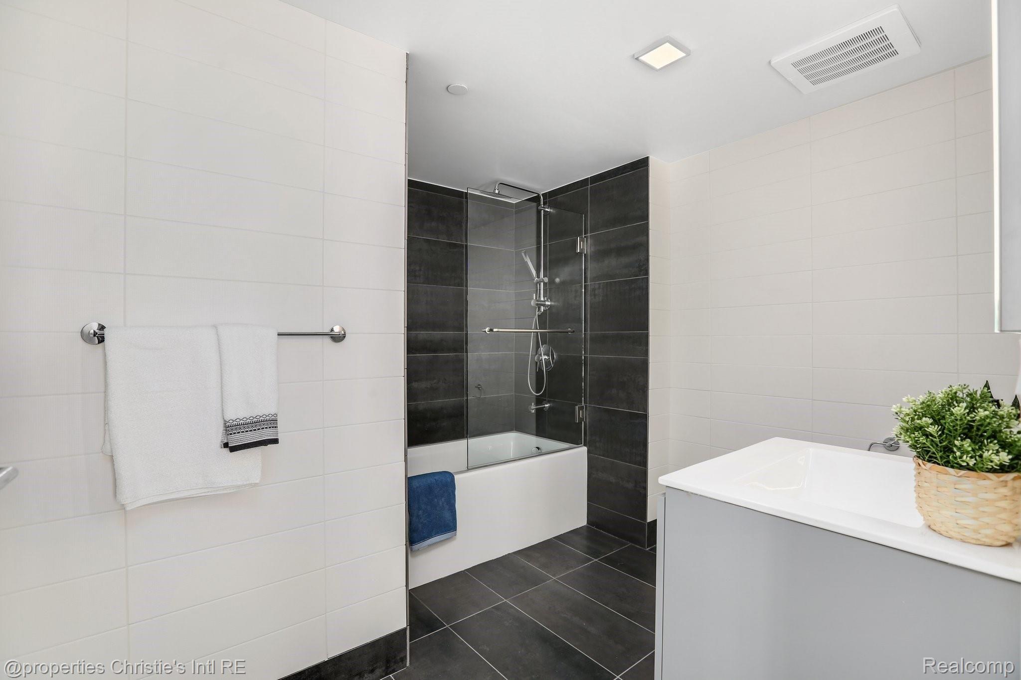 1454 TOWNSEND Street 405