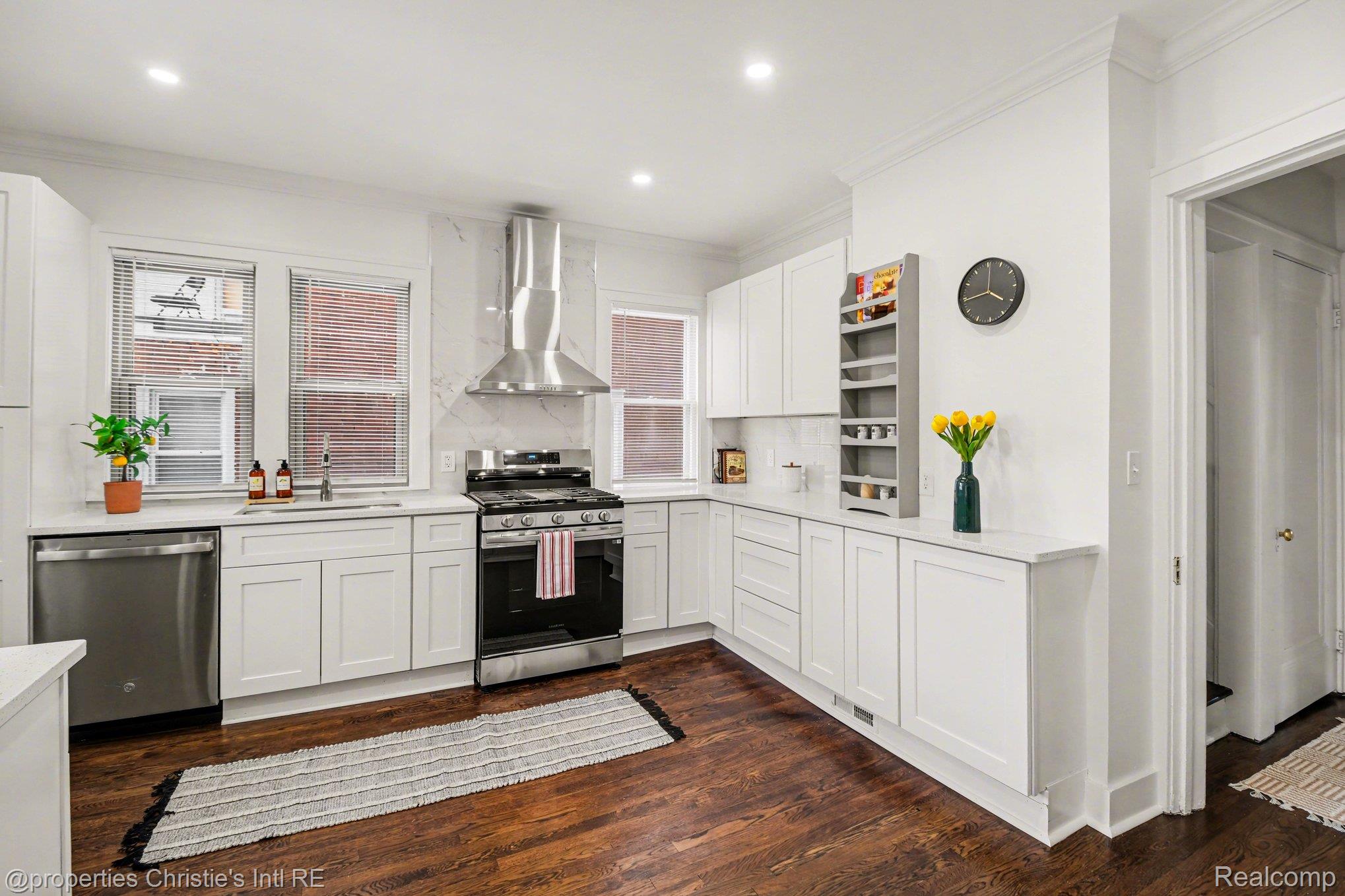 3873 Iroquois Street