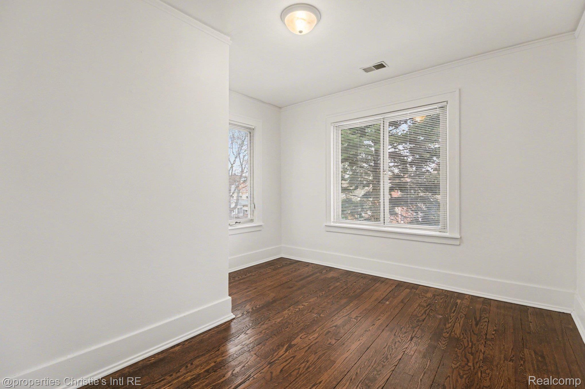 3873 Iroquois Street