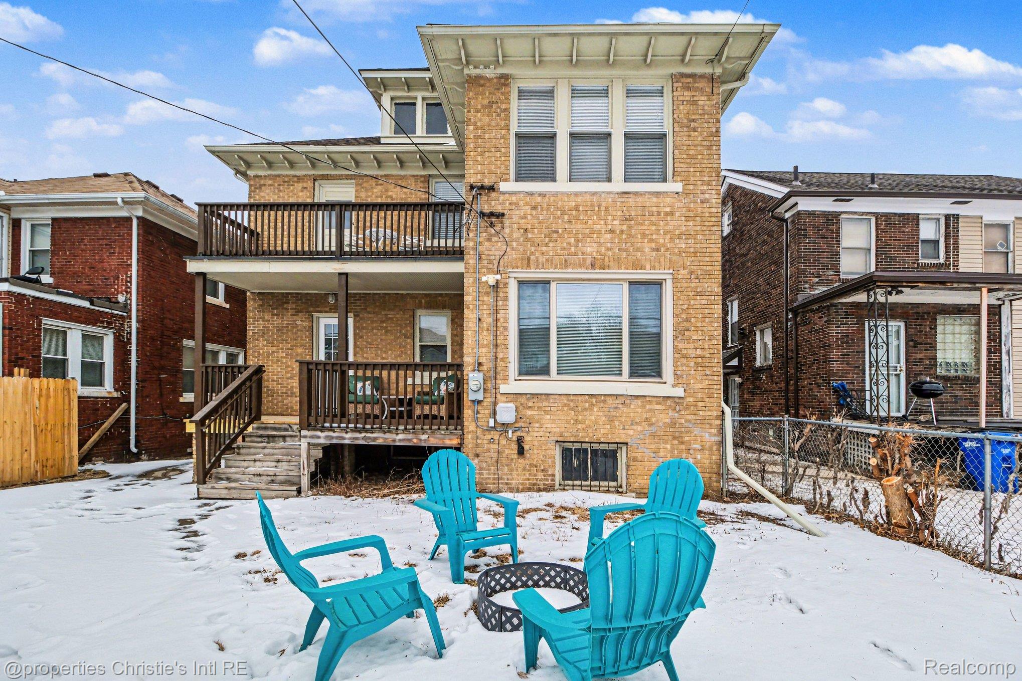 3873 Iroquois Street