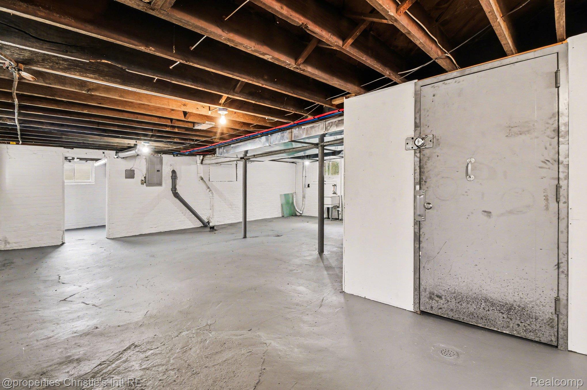 3873 Iroquois Street