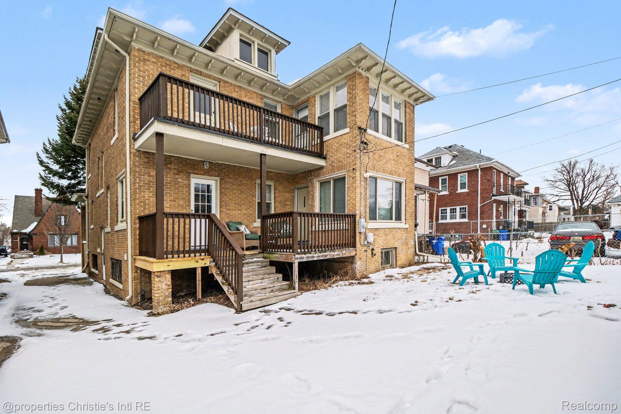 3873 Iroquois Street