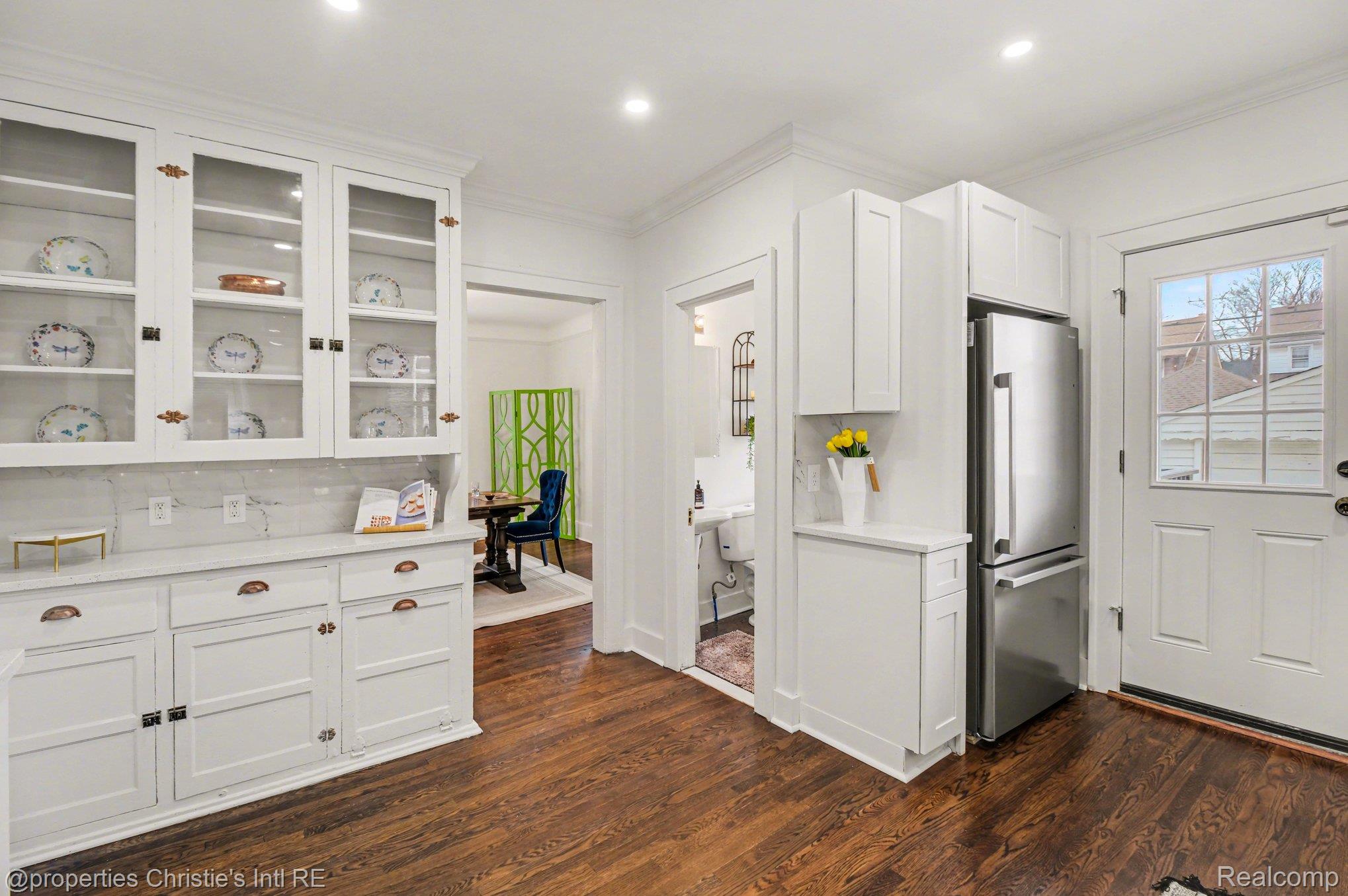 3873 Iroquois Street