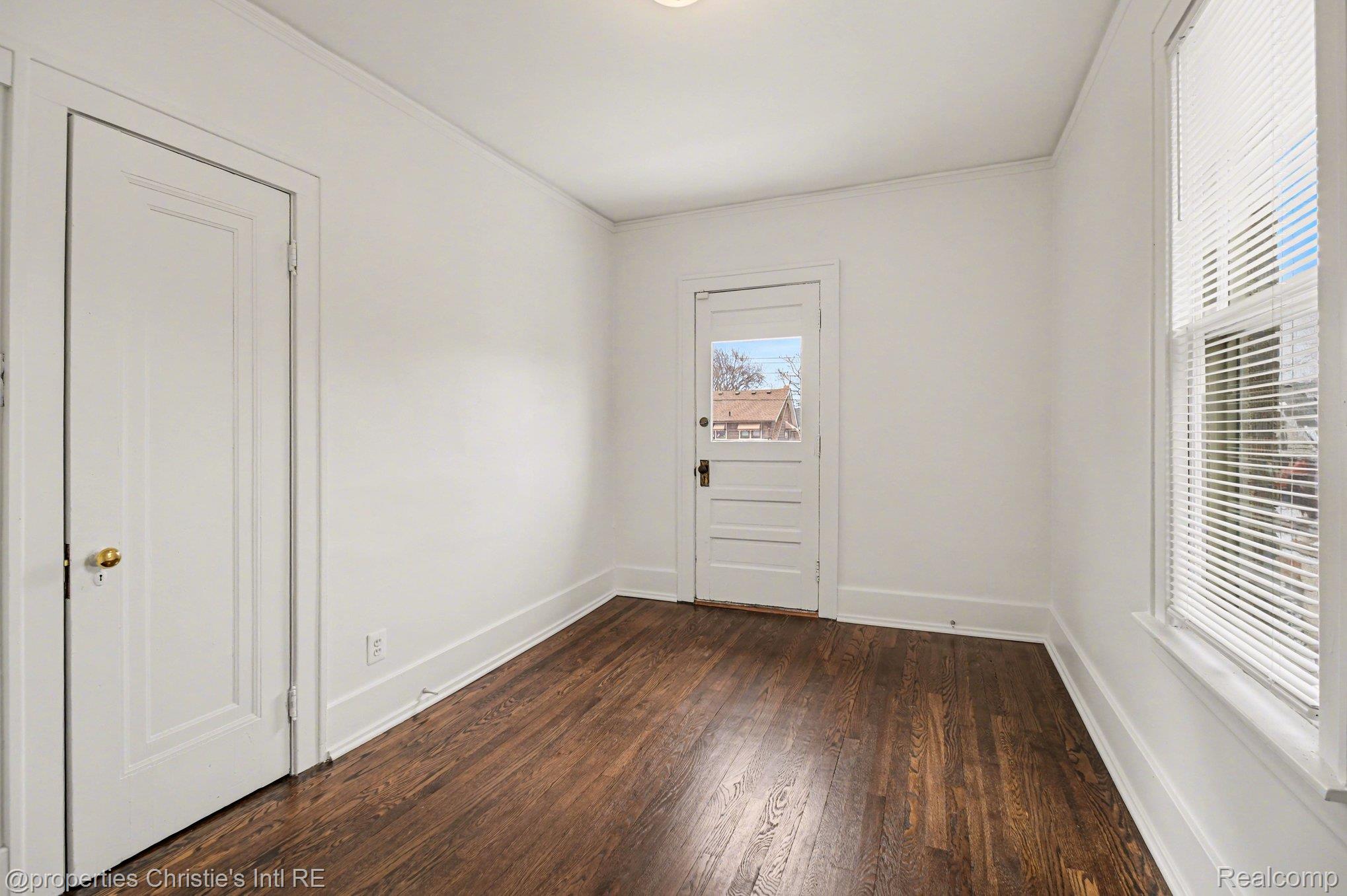 3873 Iroquois Street