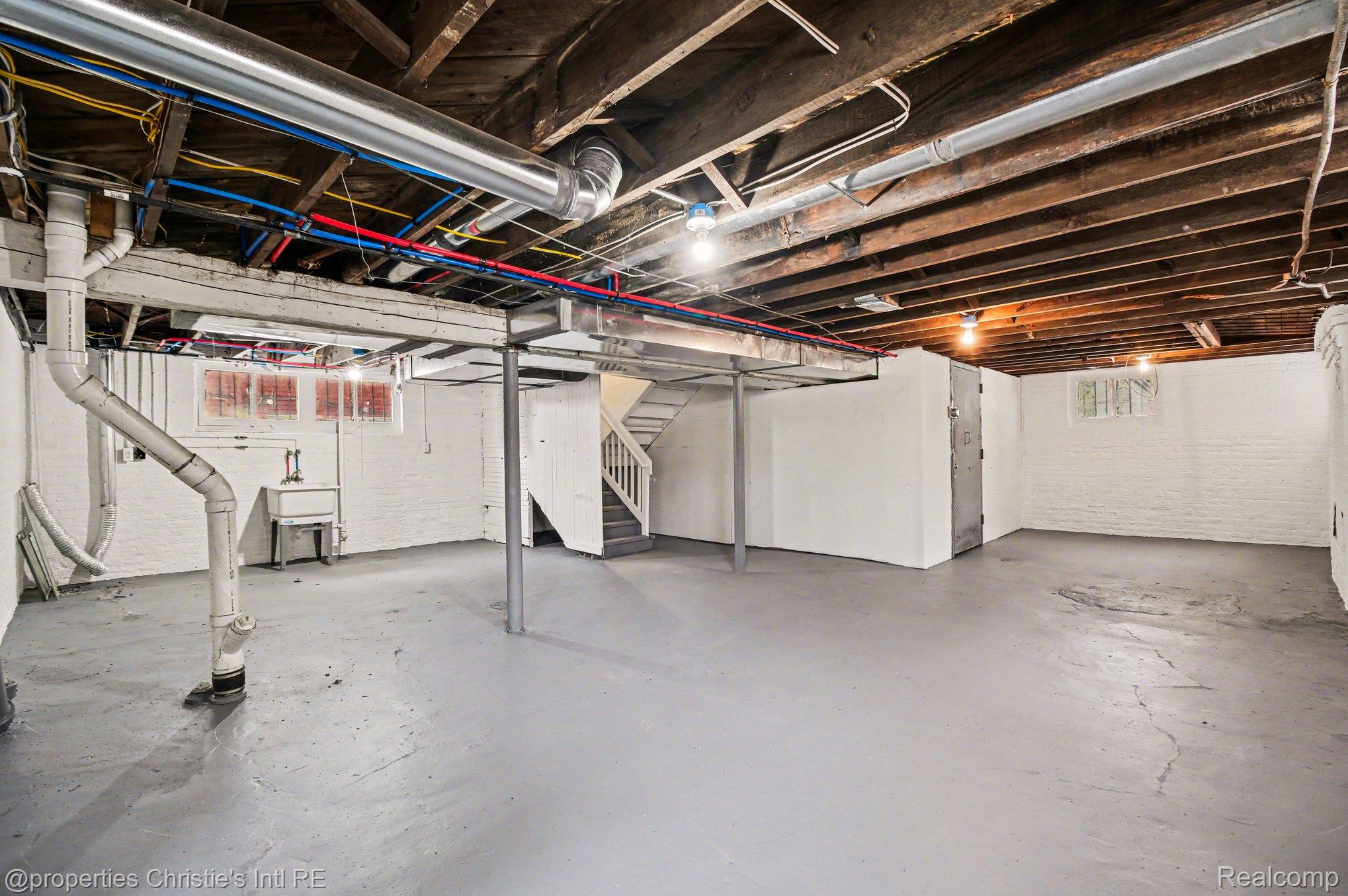 3873 Iroquois Street