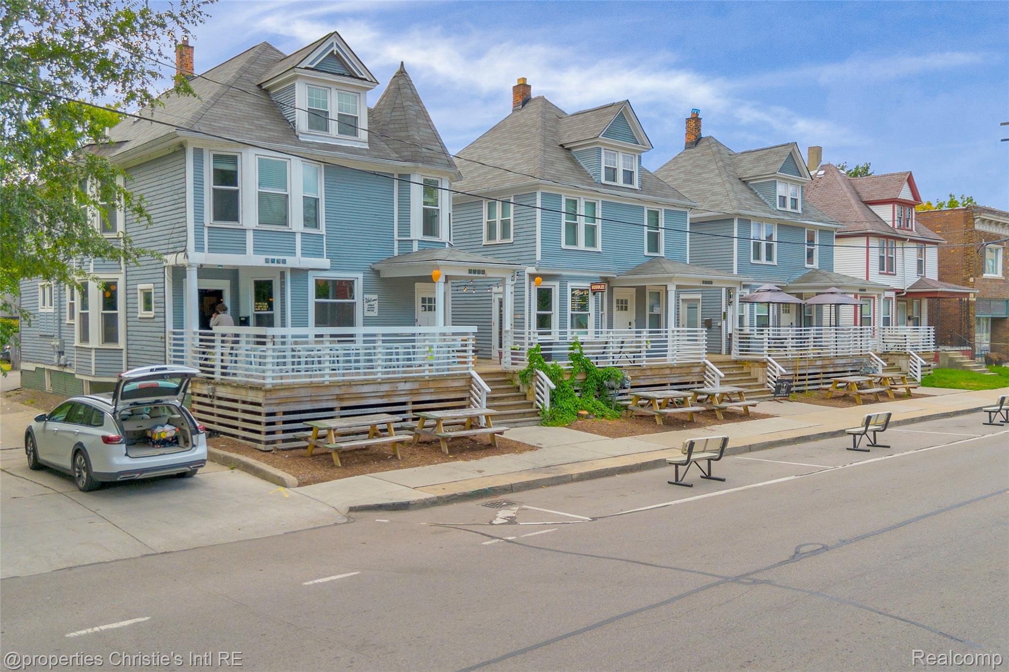 3873 Iroquois Street