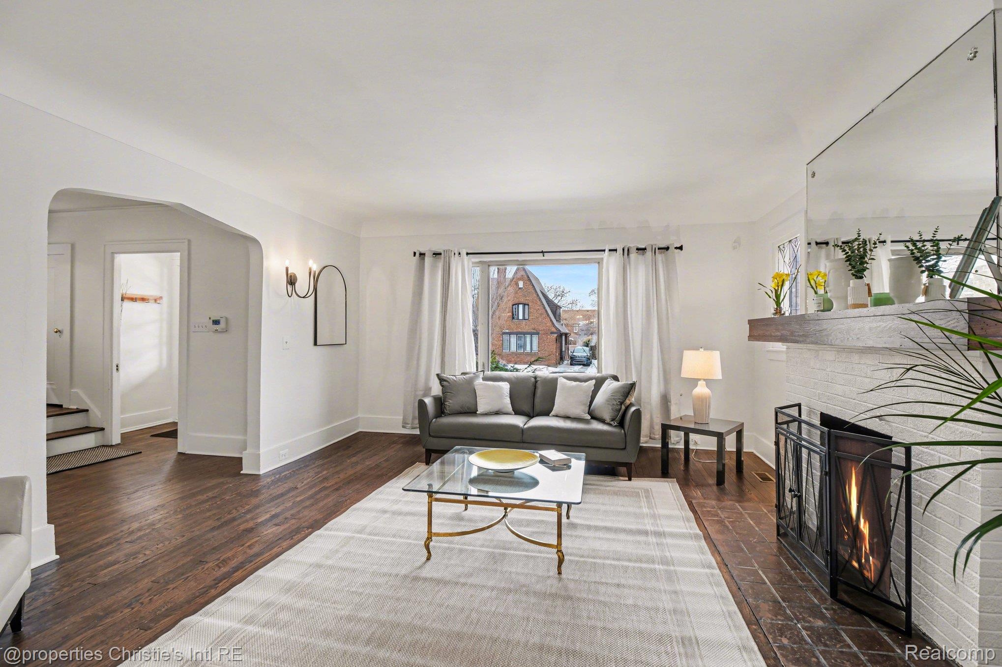 3873 Iroquois Street