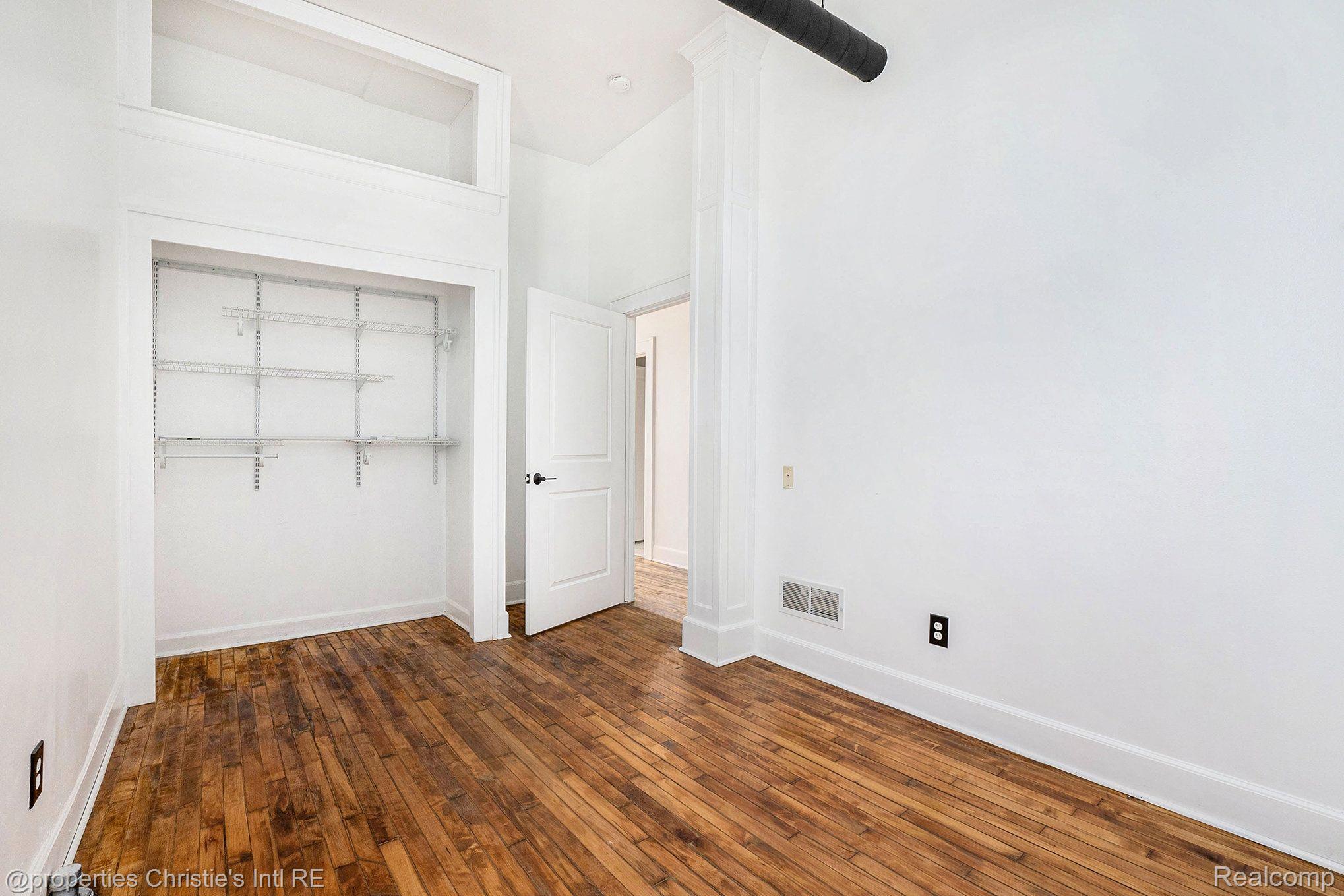 8820 JOSEPH CAMPAU Street 3