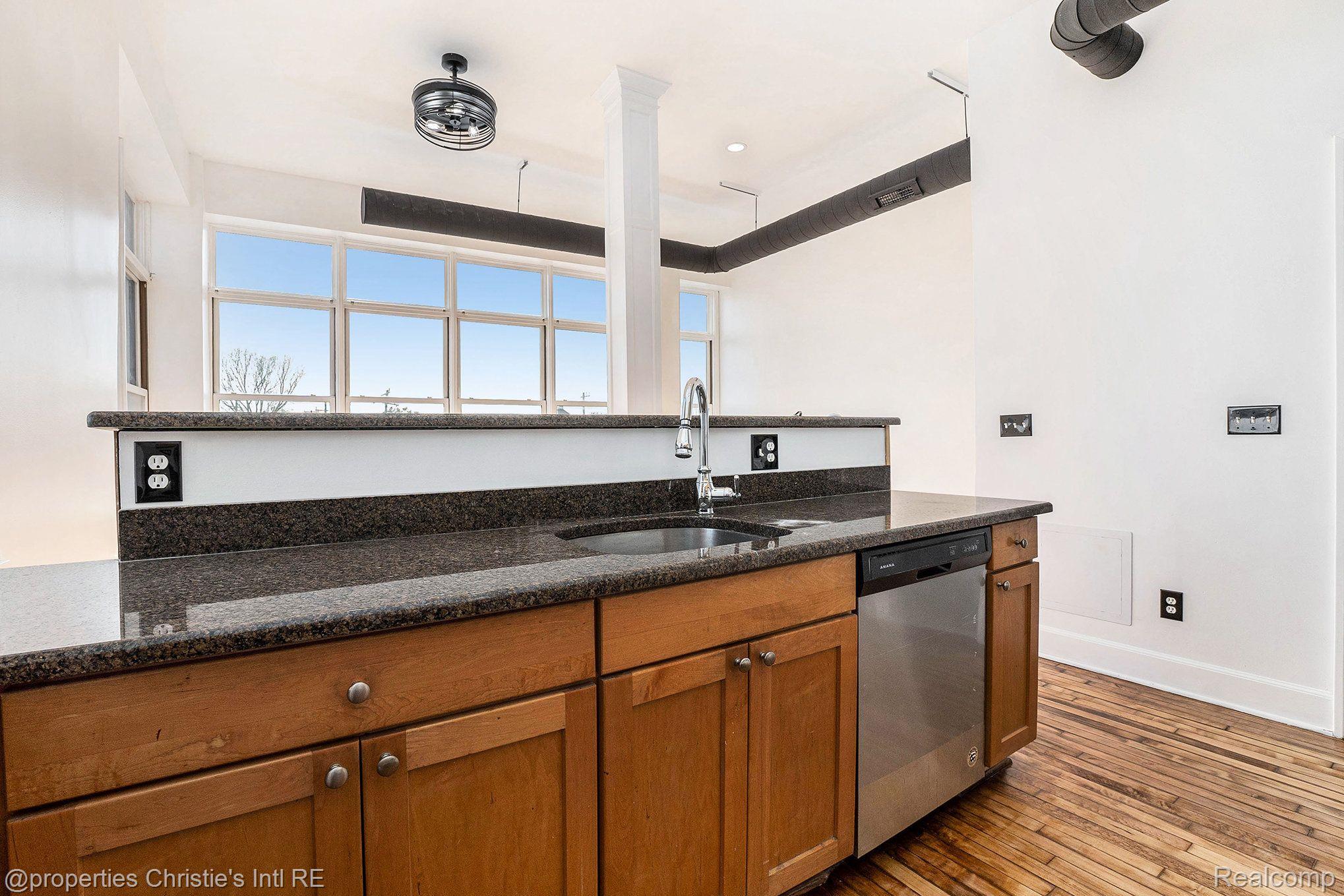 8820 JOSEPH CAMPAU Street 3