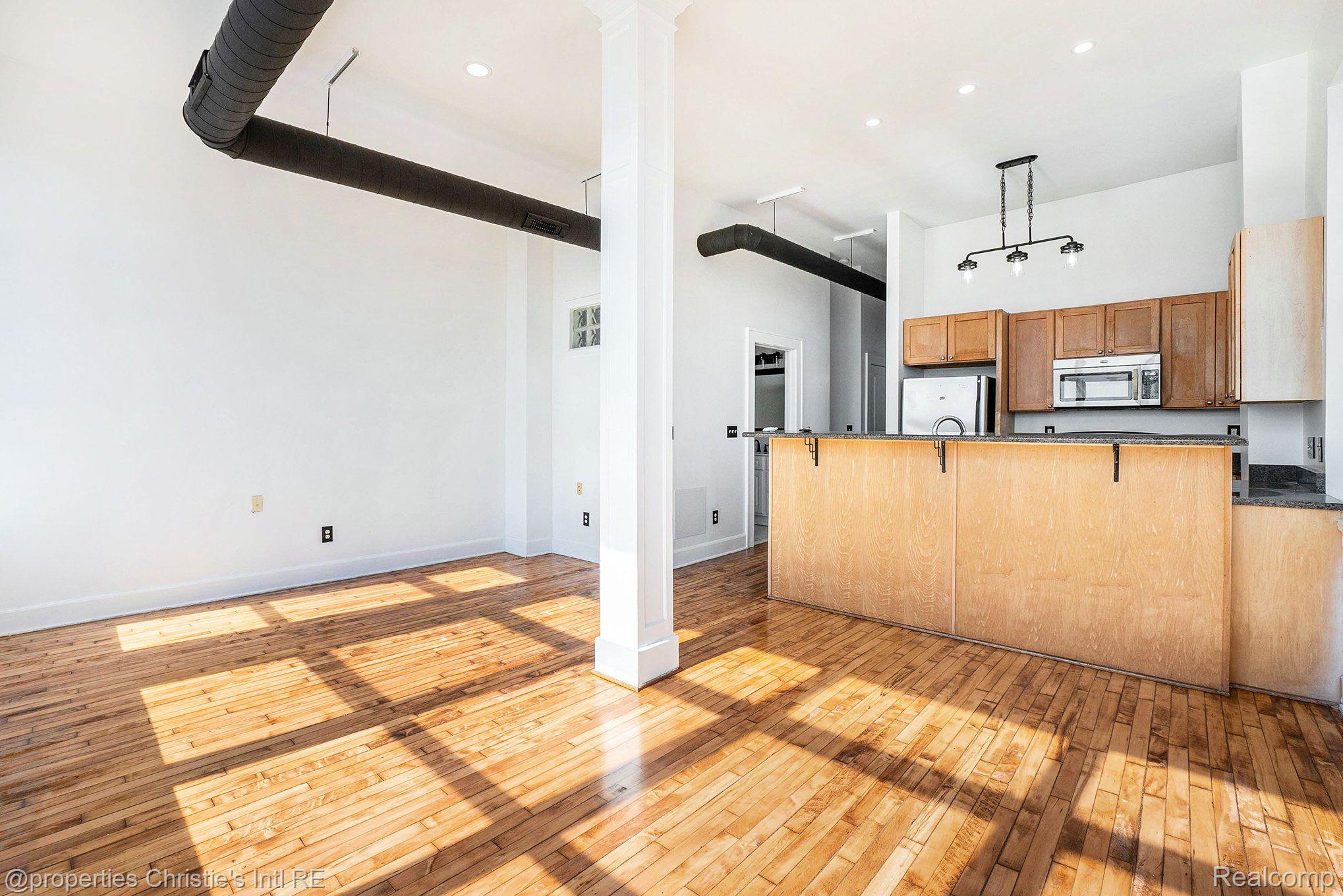 8820 JOSEPH CAMPAU Street 3