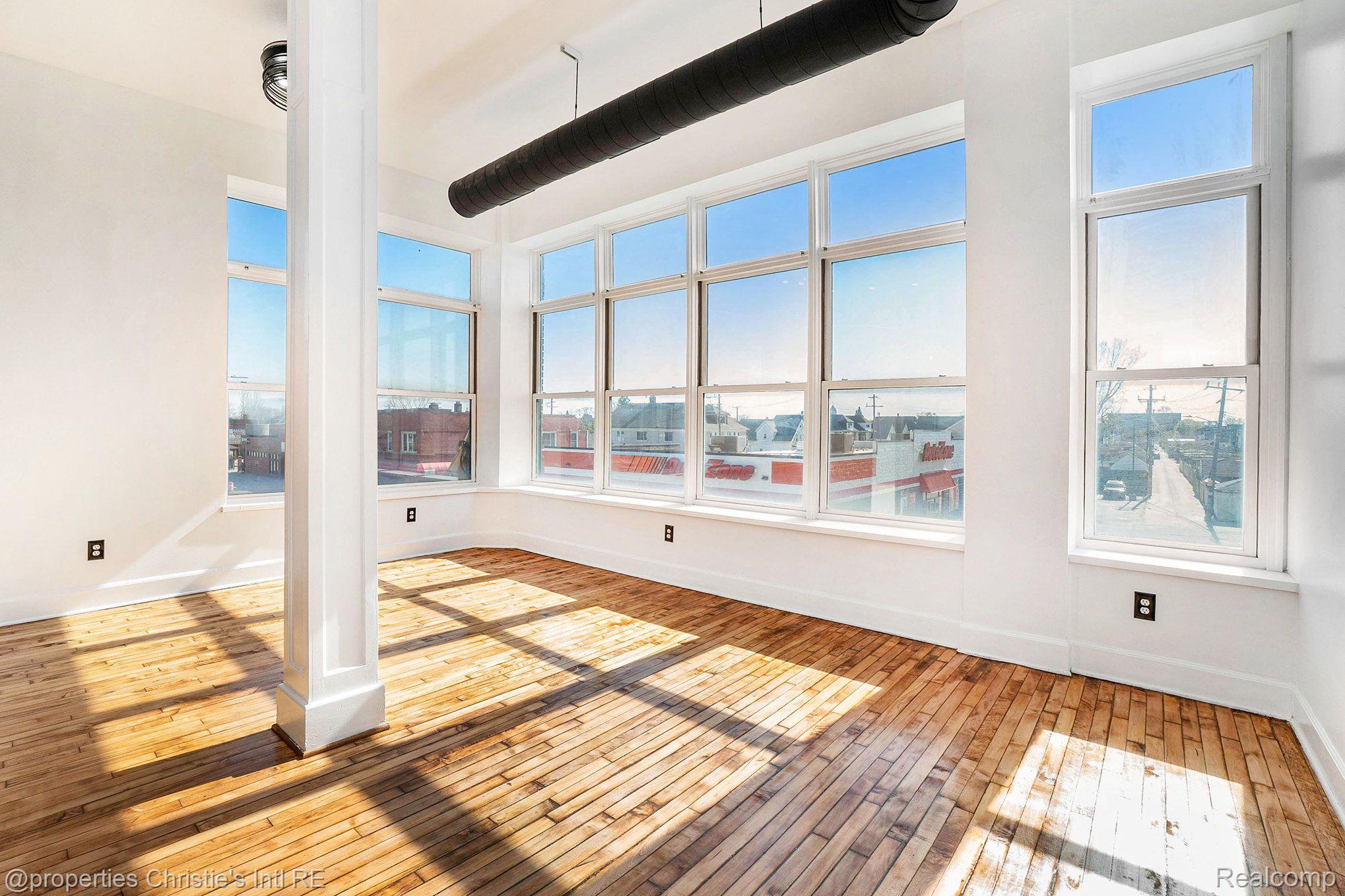 8820 JOSEPH CAMPAU Street 3