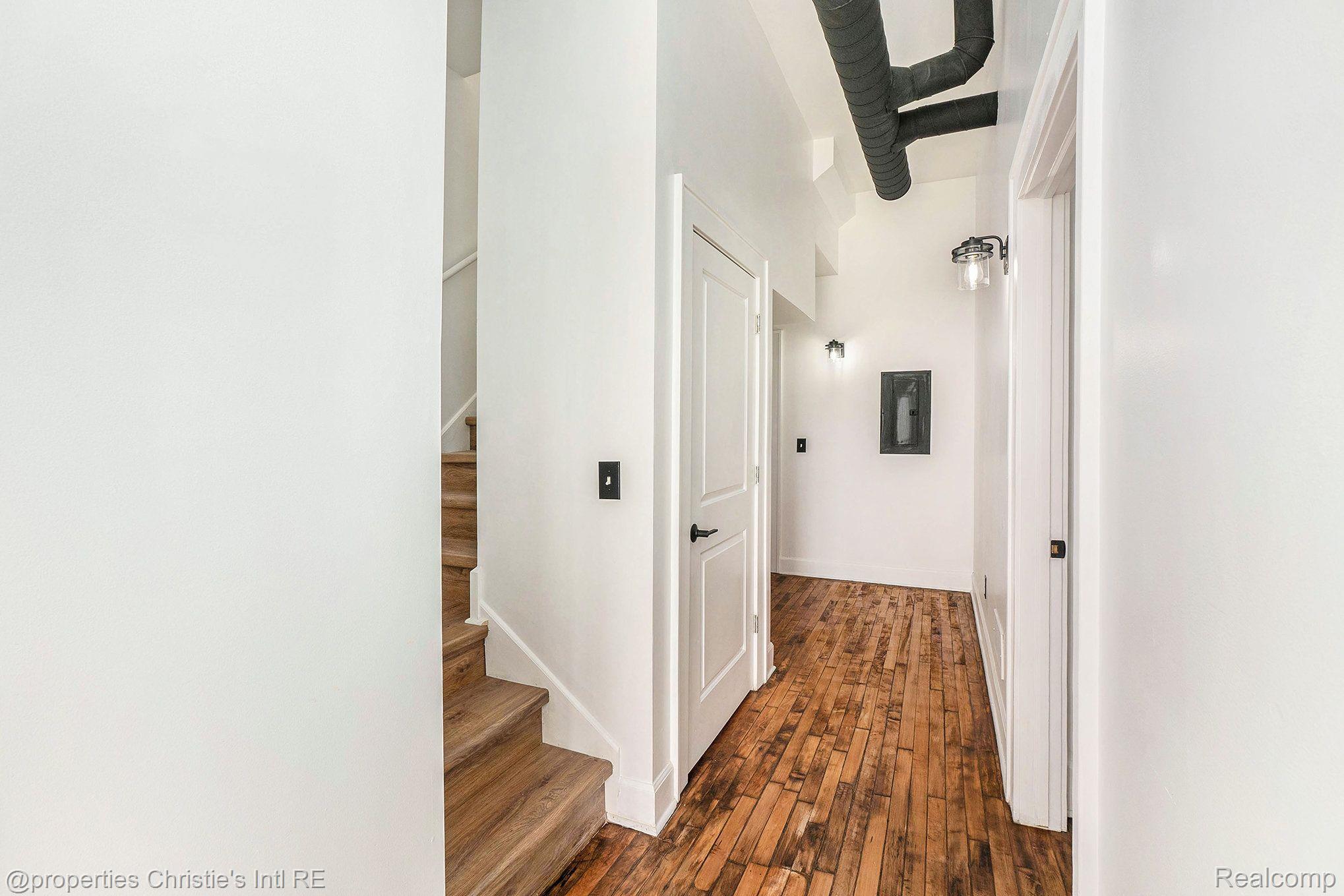 8820 JOSEPH CAMPAU Street 3