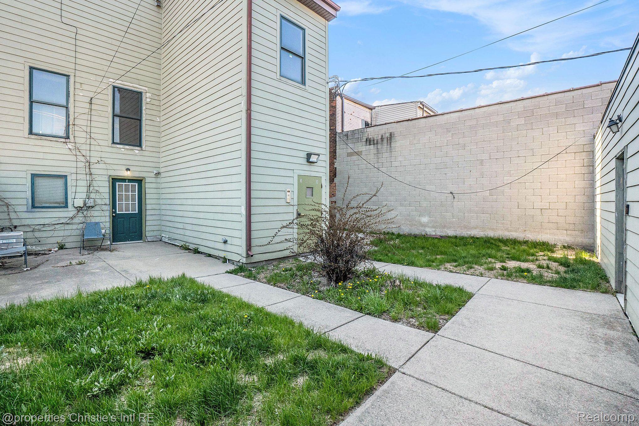 8820 JOSEPH CAMPAU Street 3