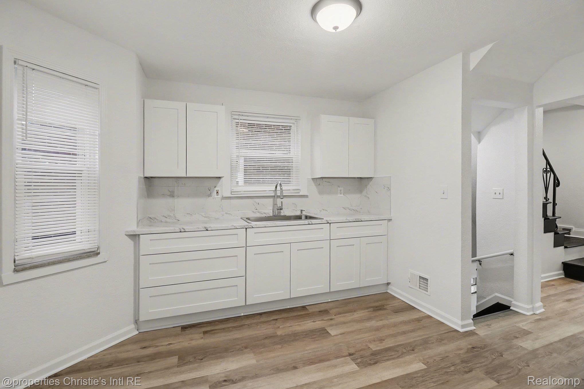 18300 Mendota Street